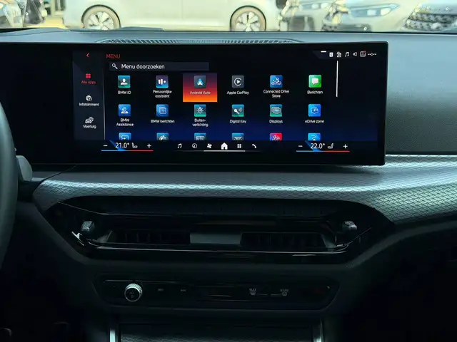BMW 3 Series view 22