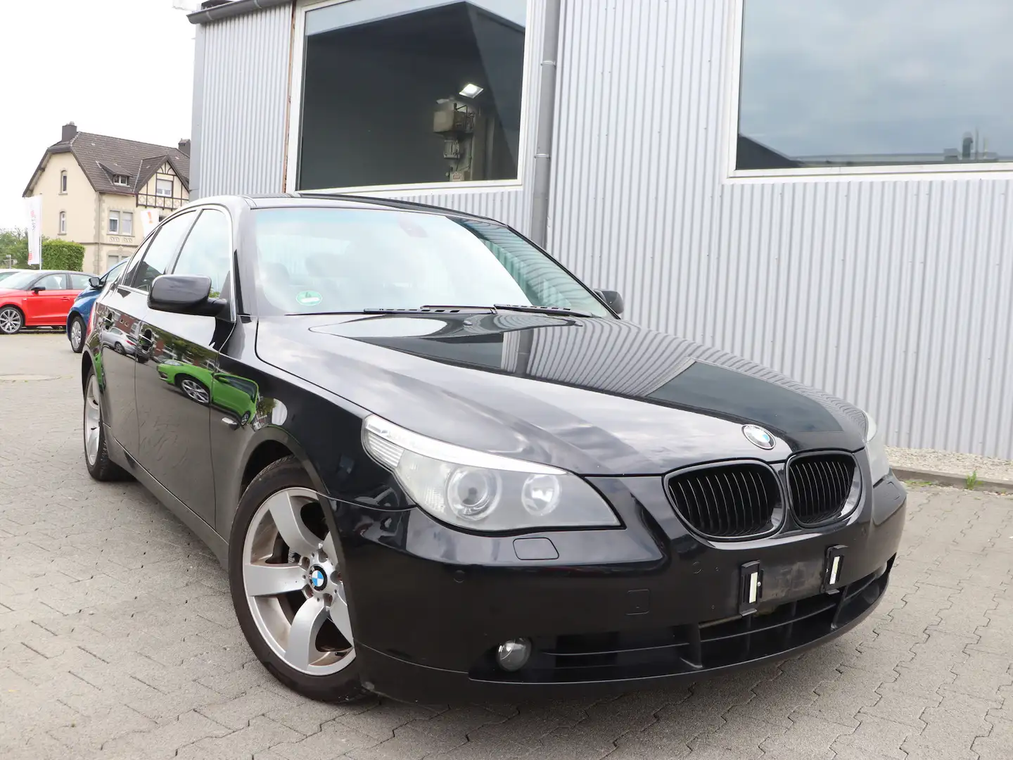 BMW 525 525i / VOLL-LEDER / XENON, TEMPOMAT,SHZ,PDC-V+H Schwarz - 1