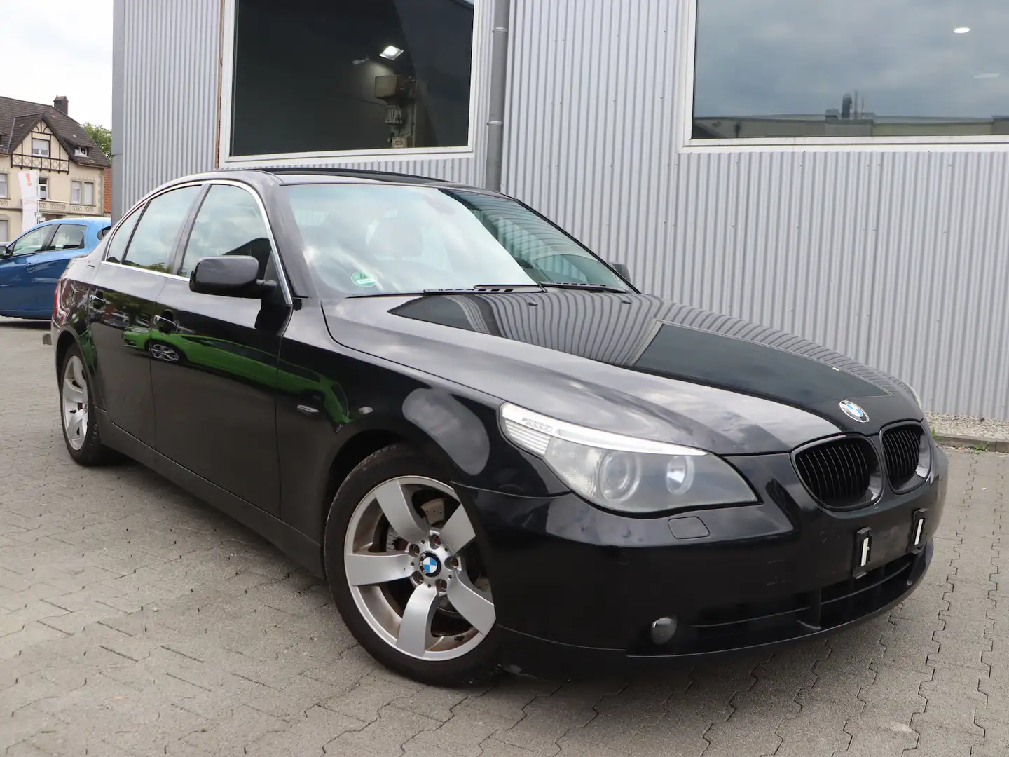BMW 525 525i / VOLL-LEDER / XENON, TEMPOMAT,SHZ,PDC-V+H Schwarz - 2