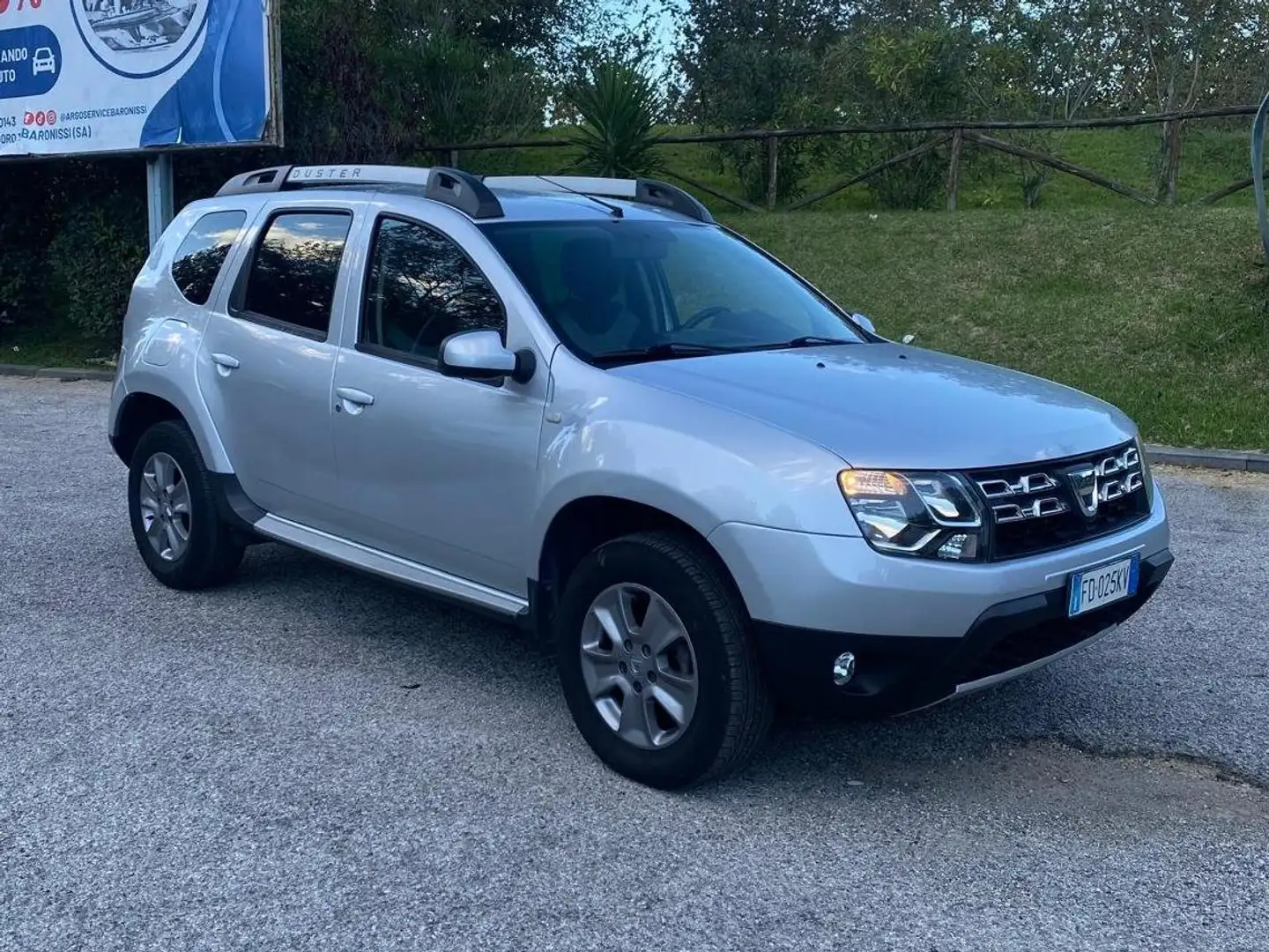 Dacia Duster Duster I 2014 1.5 dci Laureate 4x2 s Gris - 2
