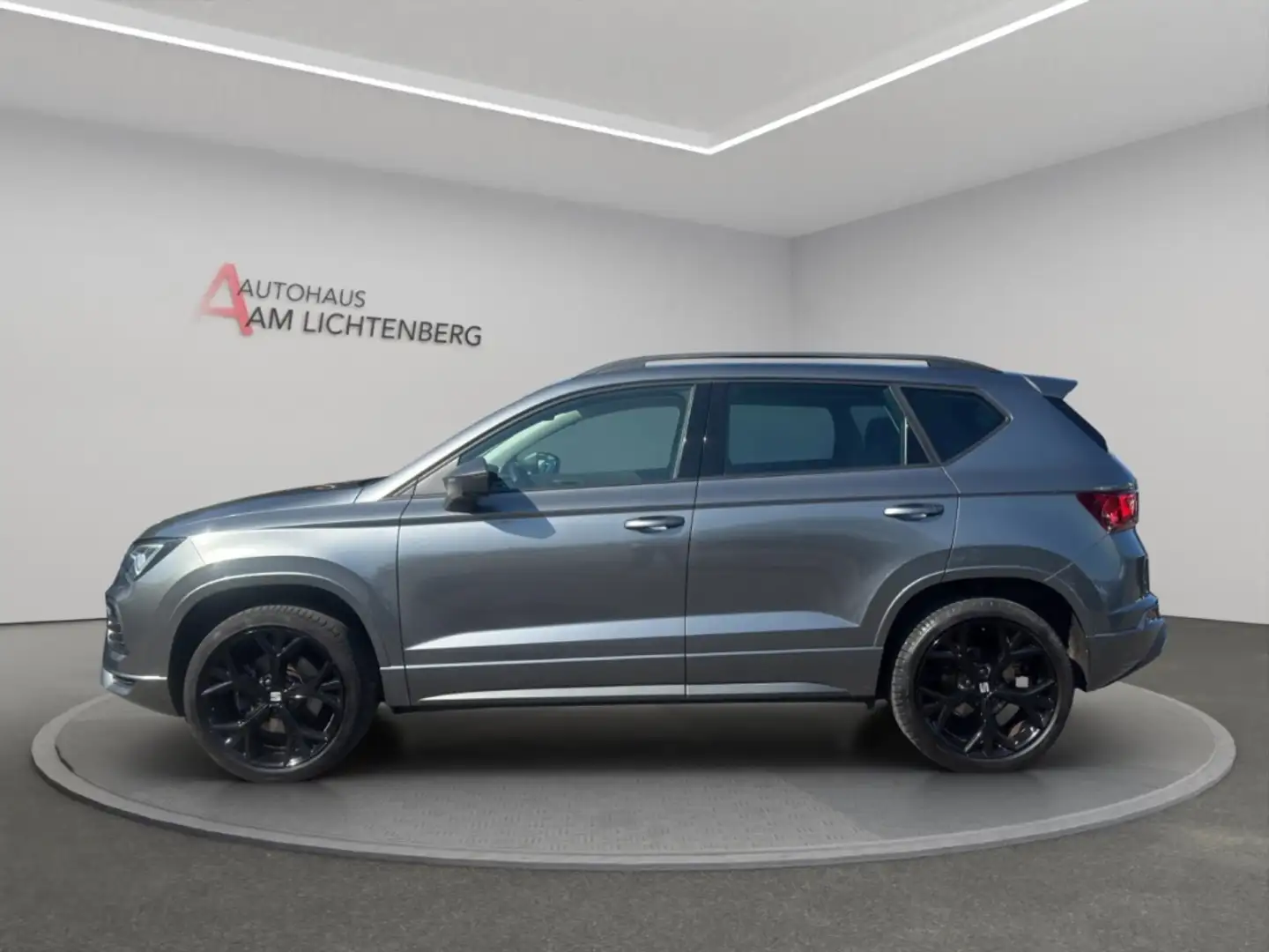SEAT Ateca FR 1.5 TSI ACT LED+NAVI+KEYLESS+PDC+KAMERA+KLIMAAU Grau - 2