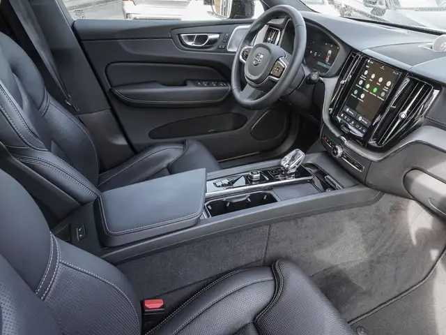 Volvo XC60 view 9