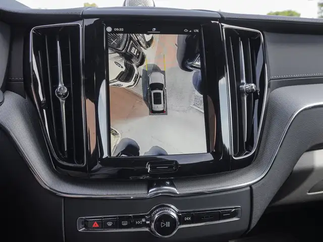 Volvo XC60 view 14