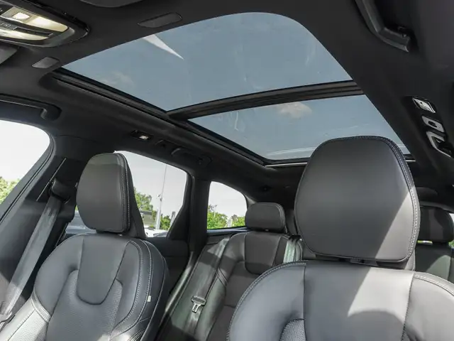 Volvo XC60 view 8
