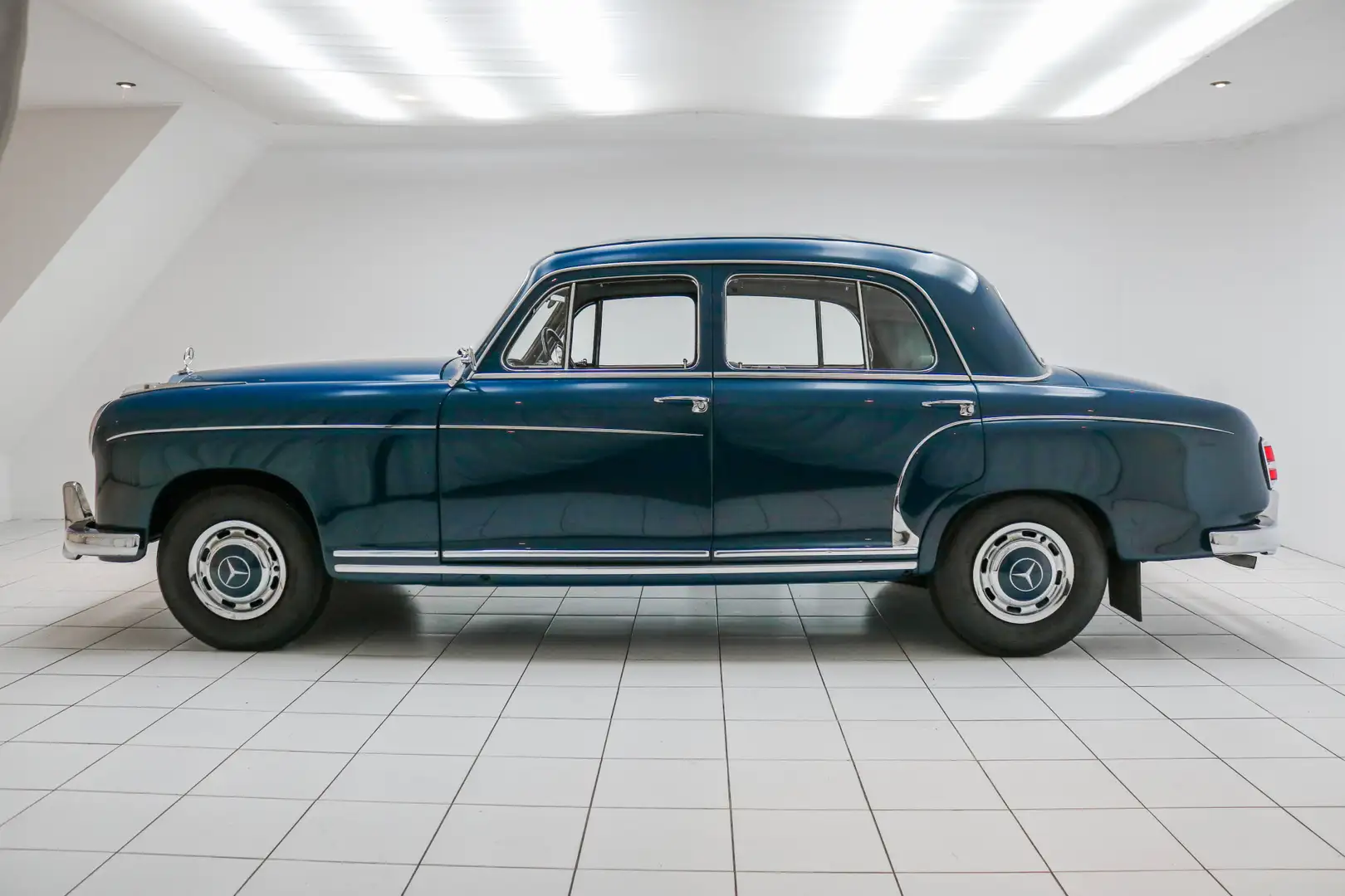 Mercedes-Benz 220 SE Restored - Sunroof - Perfect condition Bleu - 2