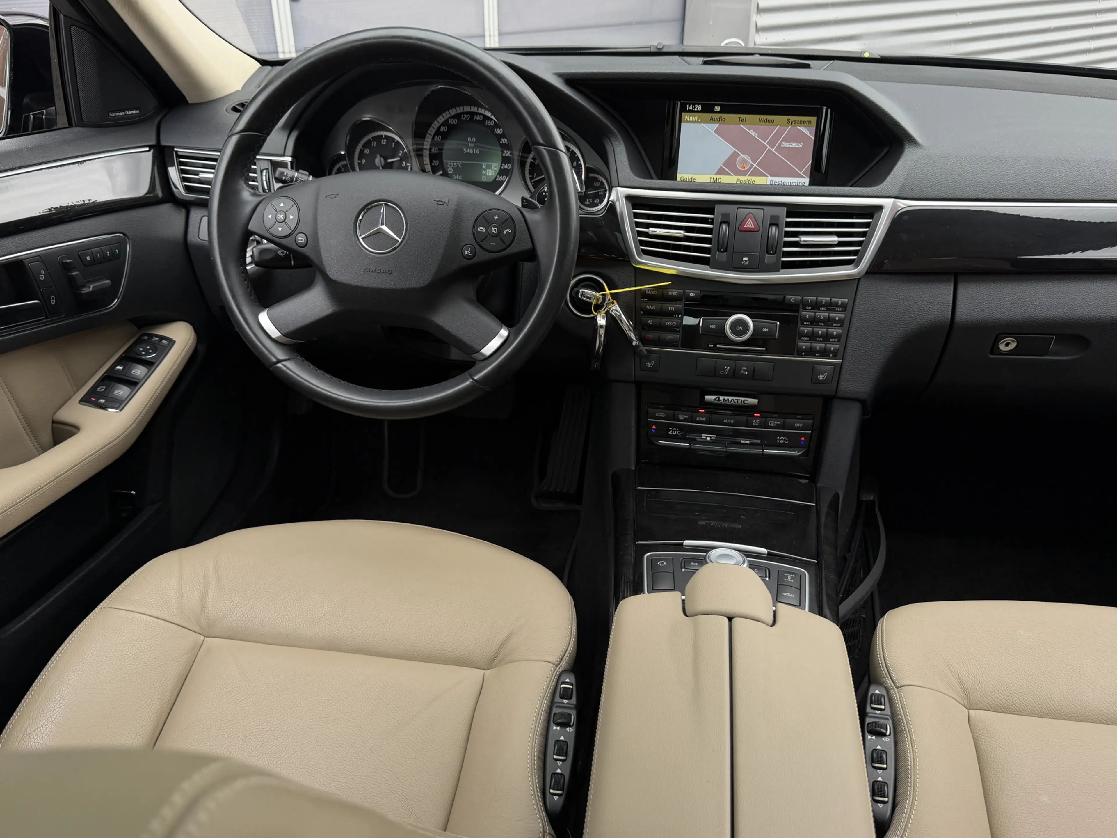 Mercedes-Benz E 350 CGI Avantgarde 4-Matic I Aut. I Leder I Pano.dak I — photo 6