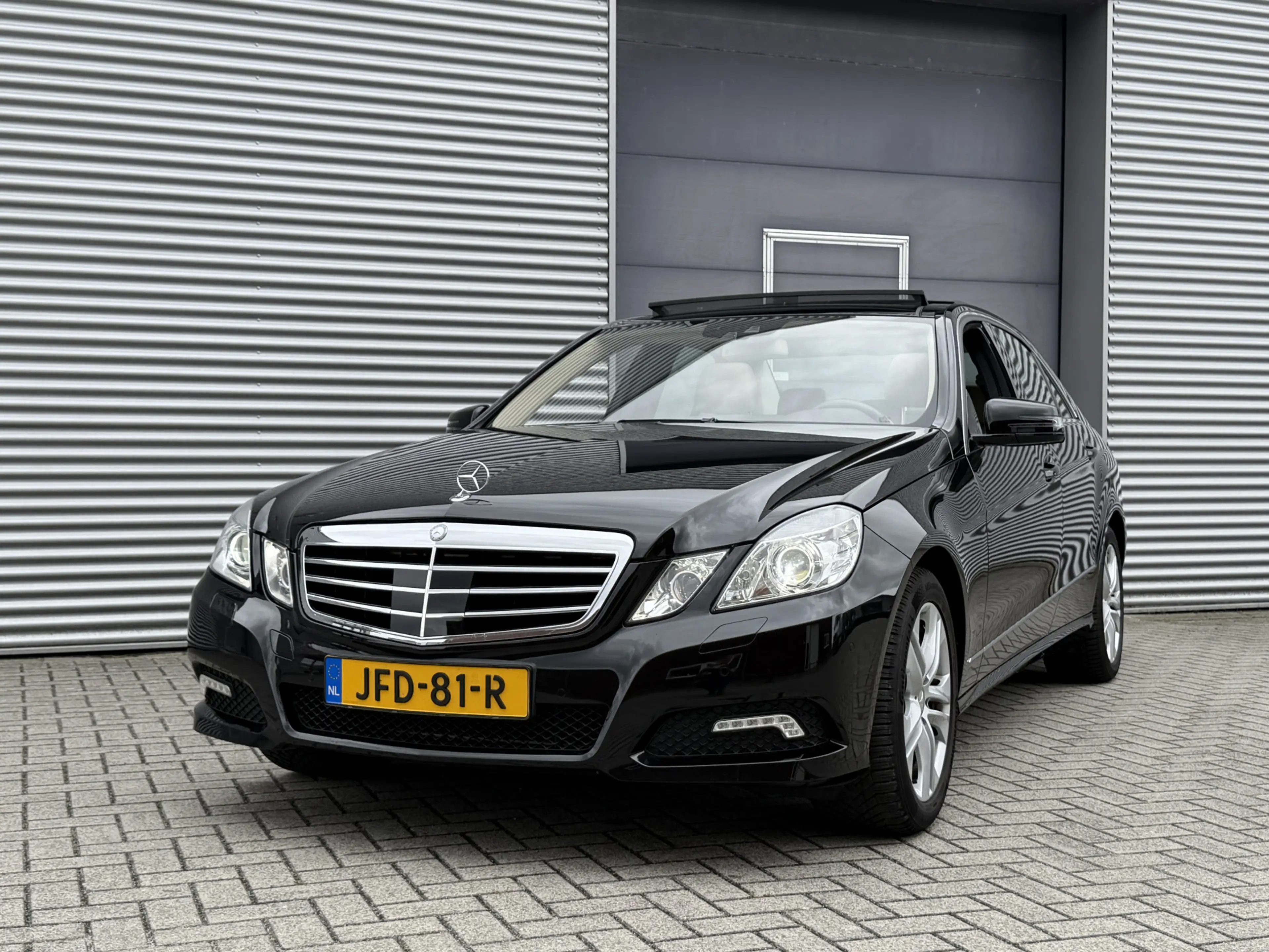 Mercedes-Benz E 350 CGI Avantgarde 4-Matic I Aut. I Leder I Pano.dak I — photo 2