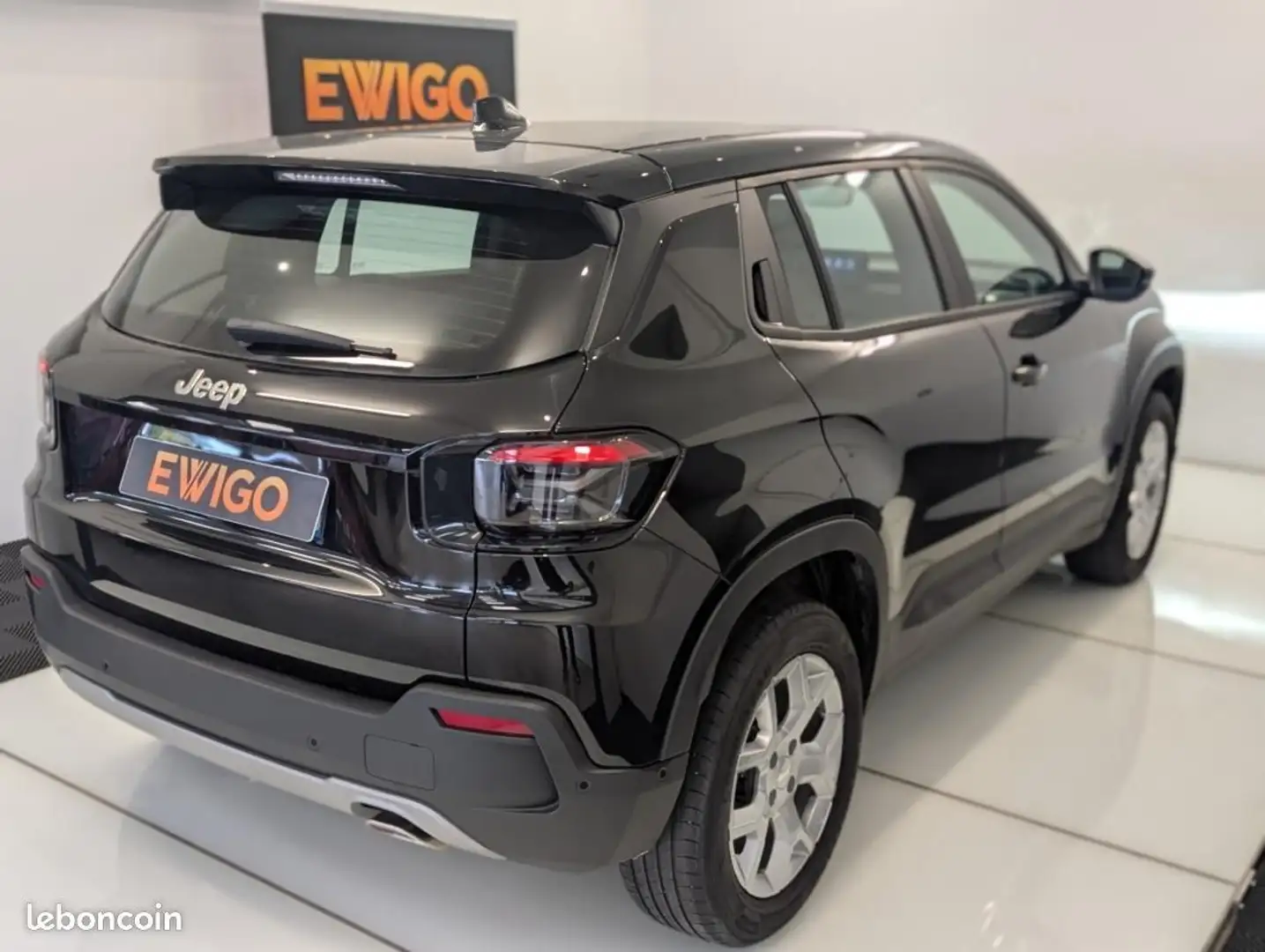 Jeep Avenger 1.2 T3 100ch ALTITUDE 2WD Noir - 2