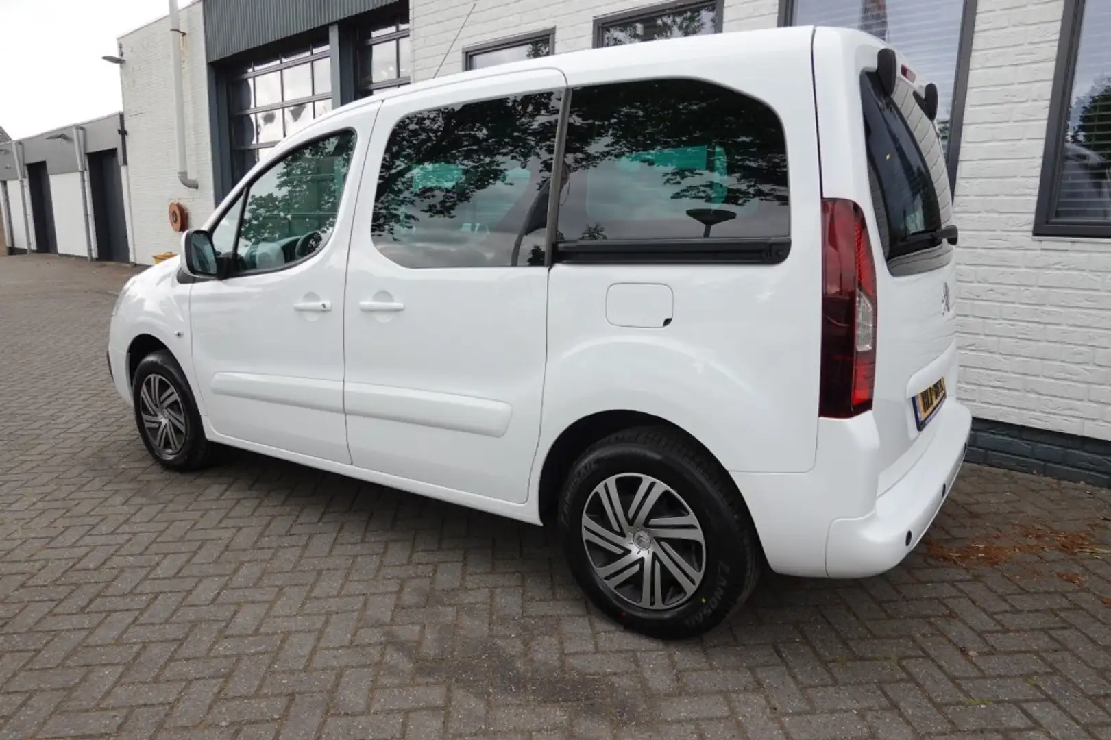 Citroen Berlingo 1.2 PURETECH XTR  38000 km !! Clima 2* Schuifdeur Bianco - 2
