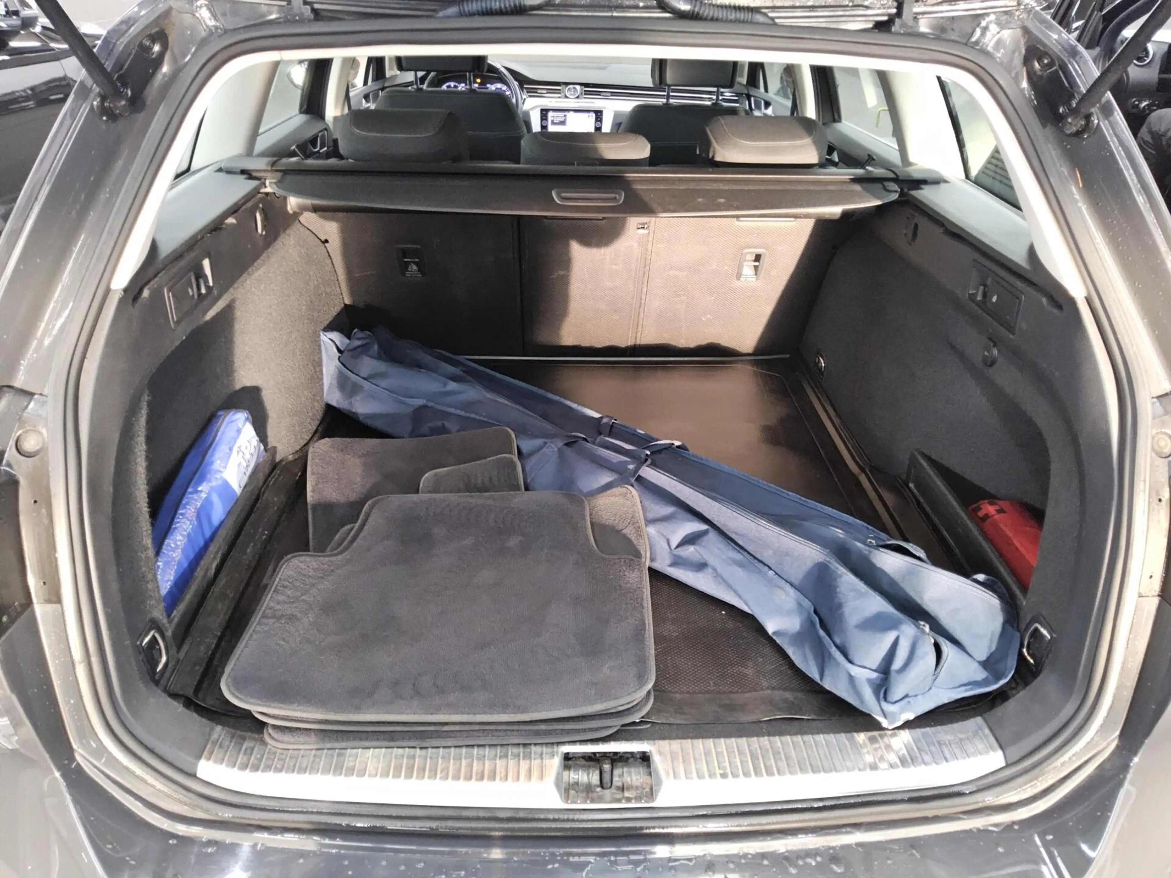 Volkswagen Passat Variant — photo 12