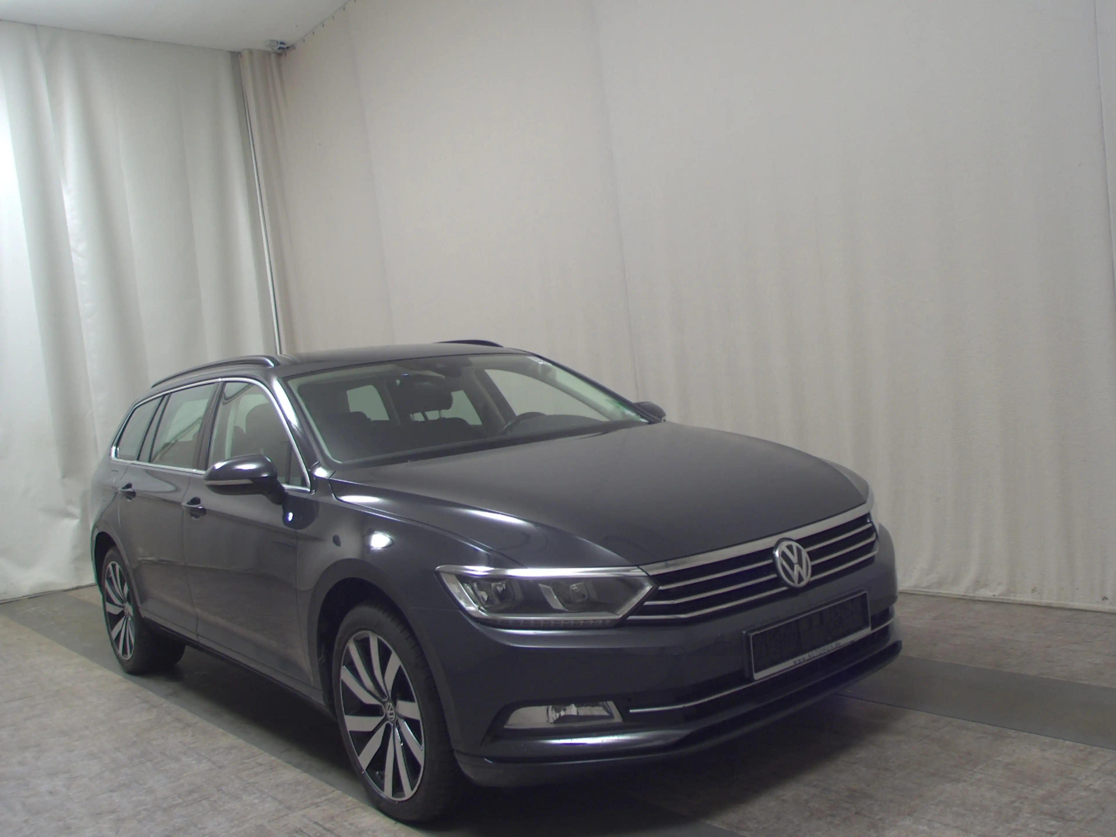 Volkswagen Passat Variant — photo 3