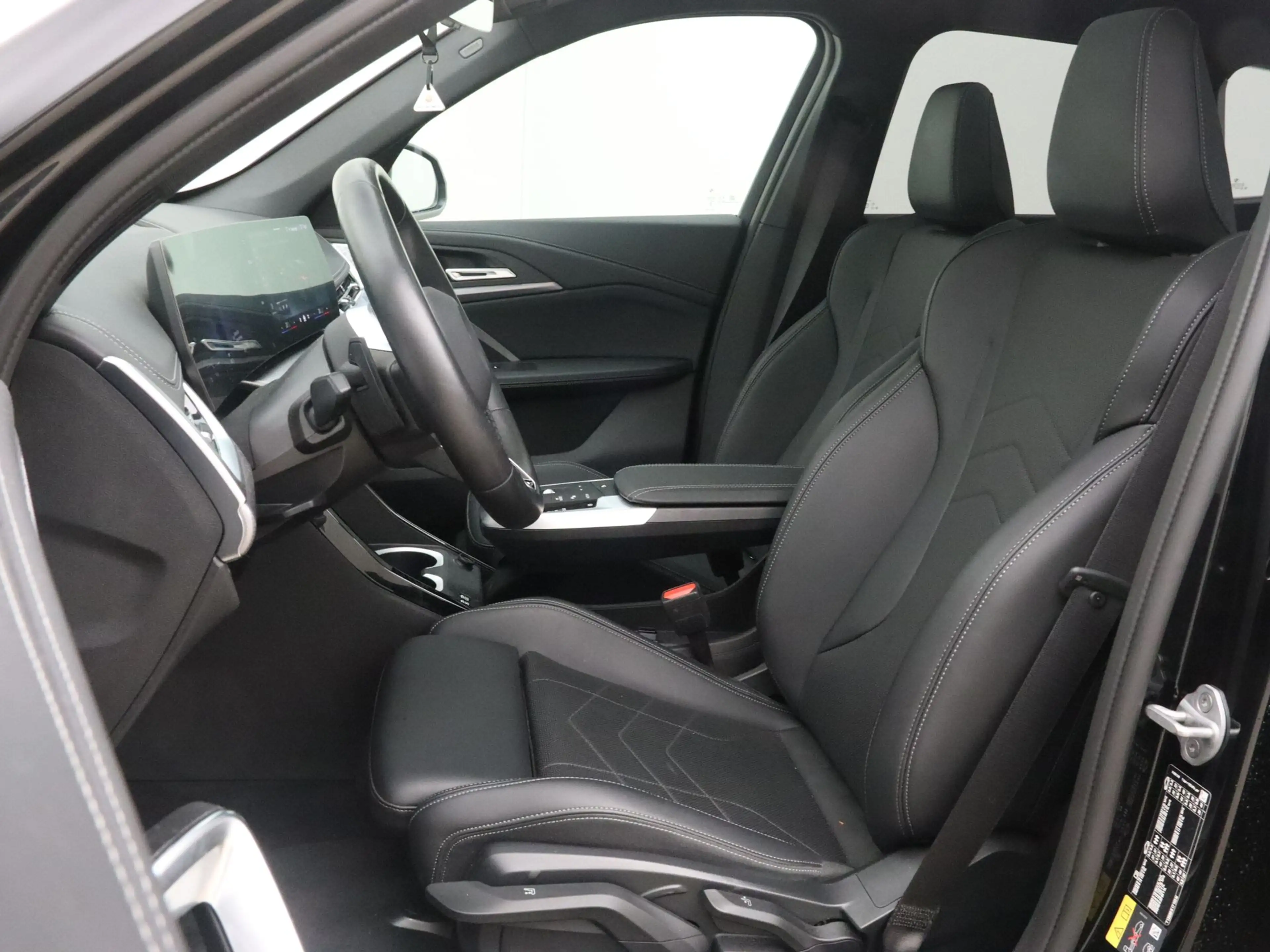 BMW iX1 eDrive20 67 kWh M Sport Edition — photo 4