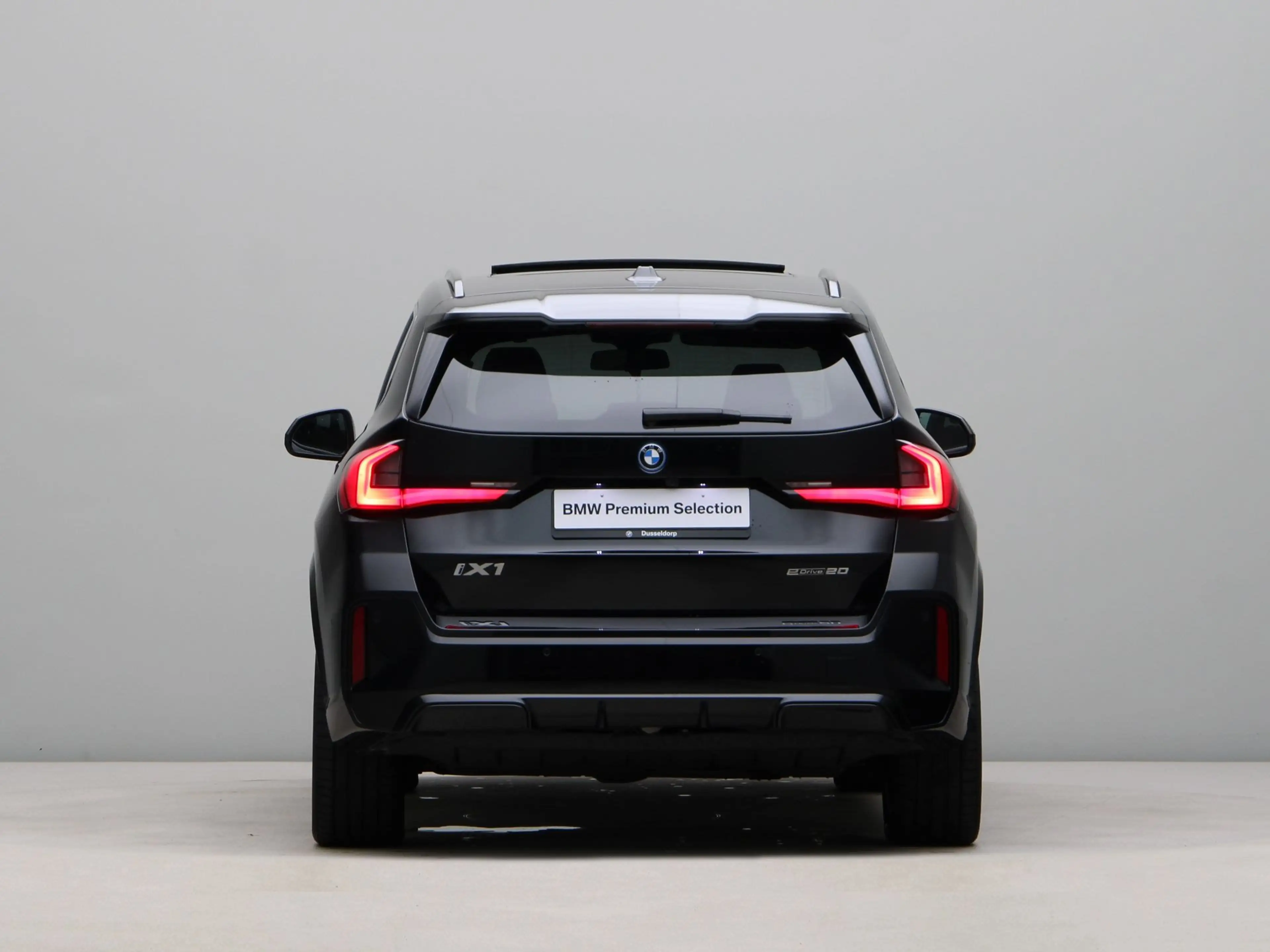 BMW iX1 eDrive20 67 kWh M Sport Edition — photo 9