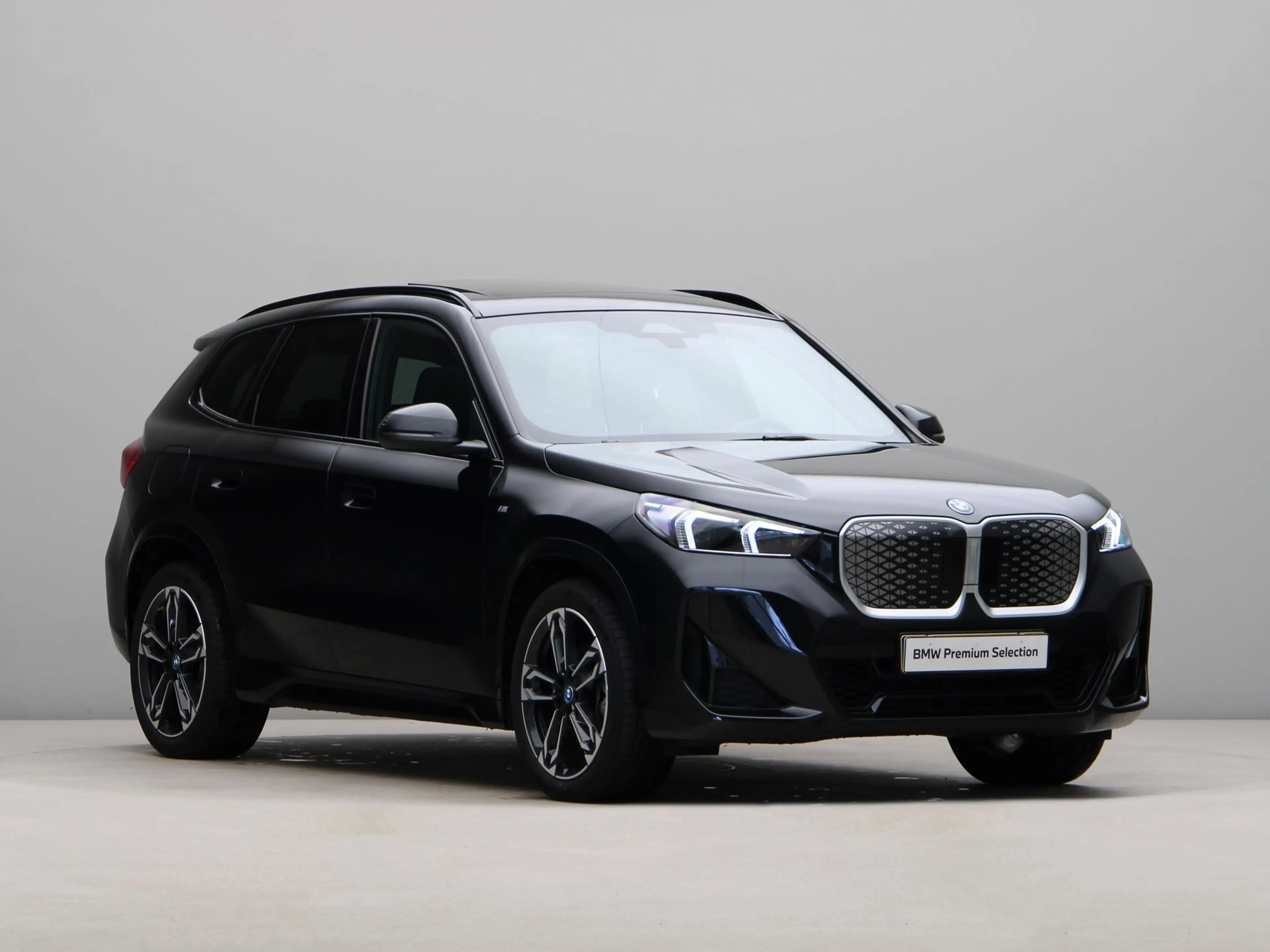 BMW iX1 eDrive20 67 kWh M Sport Edition — photo 6
