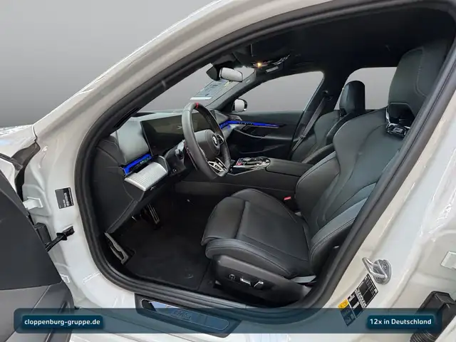 BMW M5 view 12