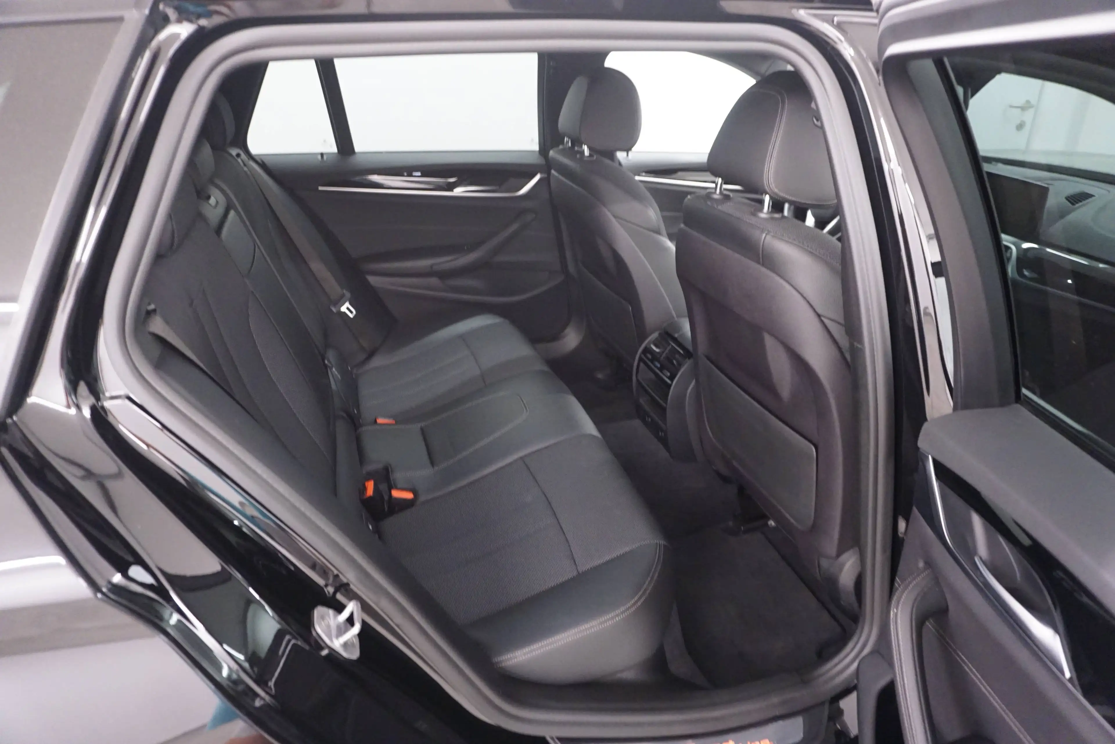 BMW 520 d Sport Line // Kurvenlicht// Fernlichtassistent // — photo 16