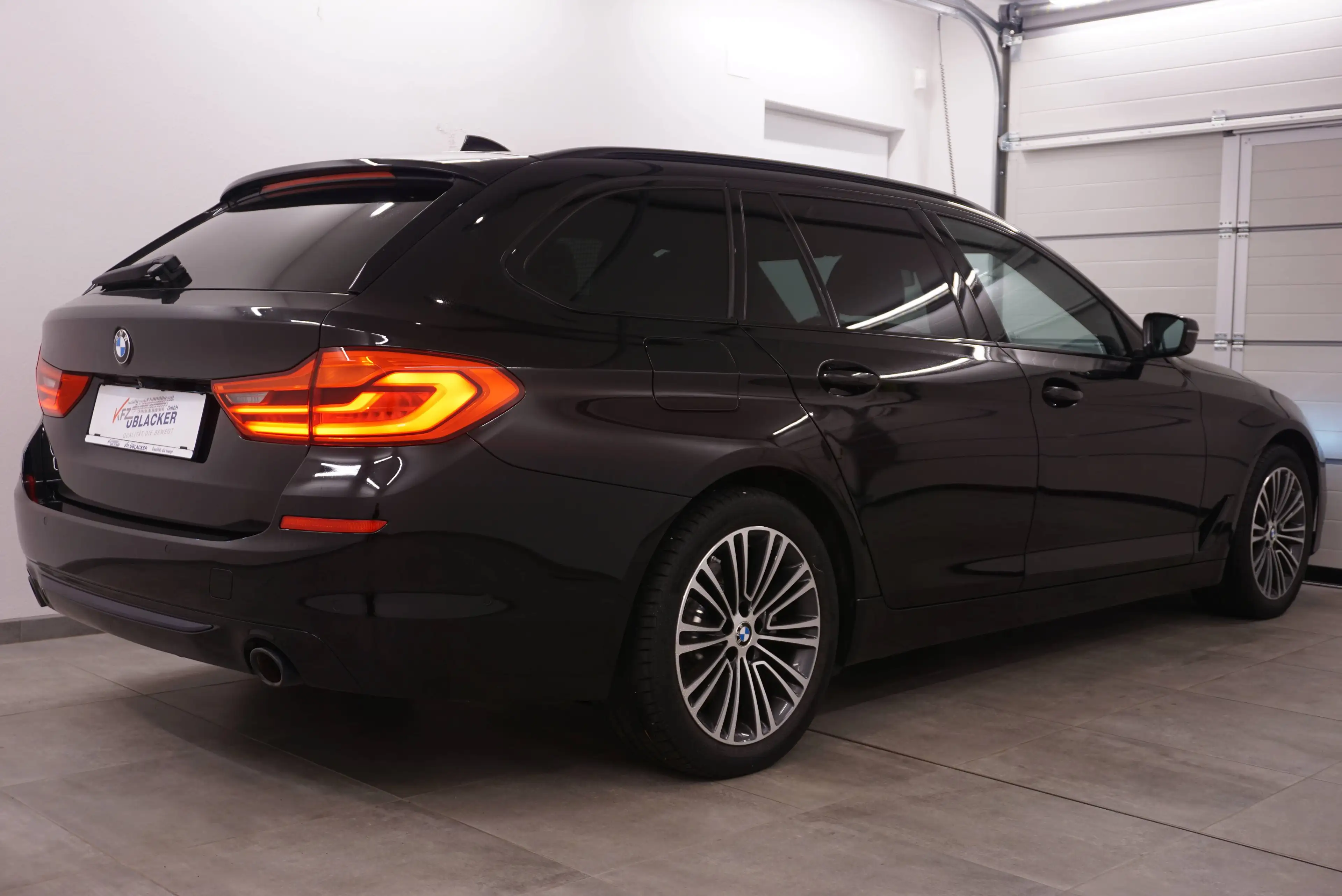BMW 520 d Sport Line // Kurvenlicht// Fernlichtassistent // — photo 3