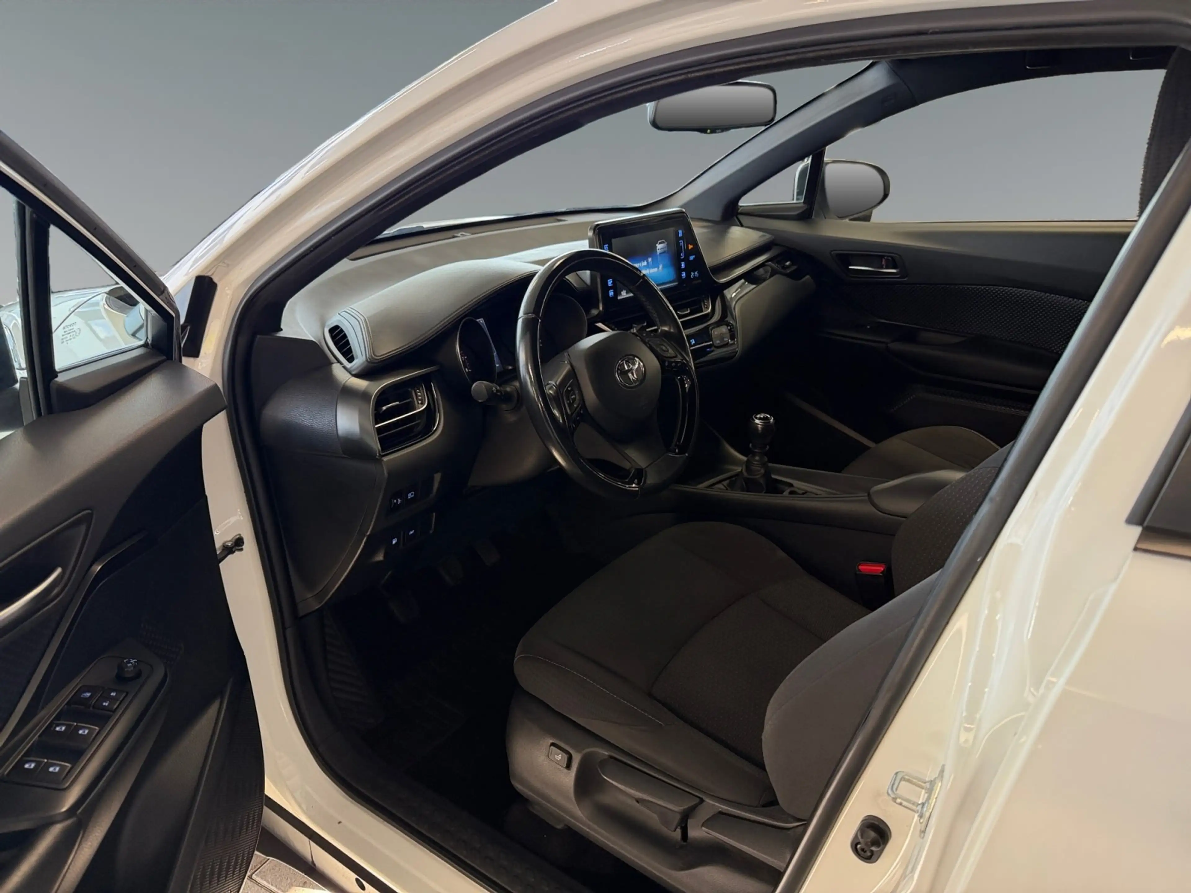 Toyota C-HR 1.2 Turbo +Kamera+Sitzheizung+Tempomat — photo 10