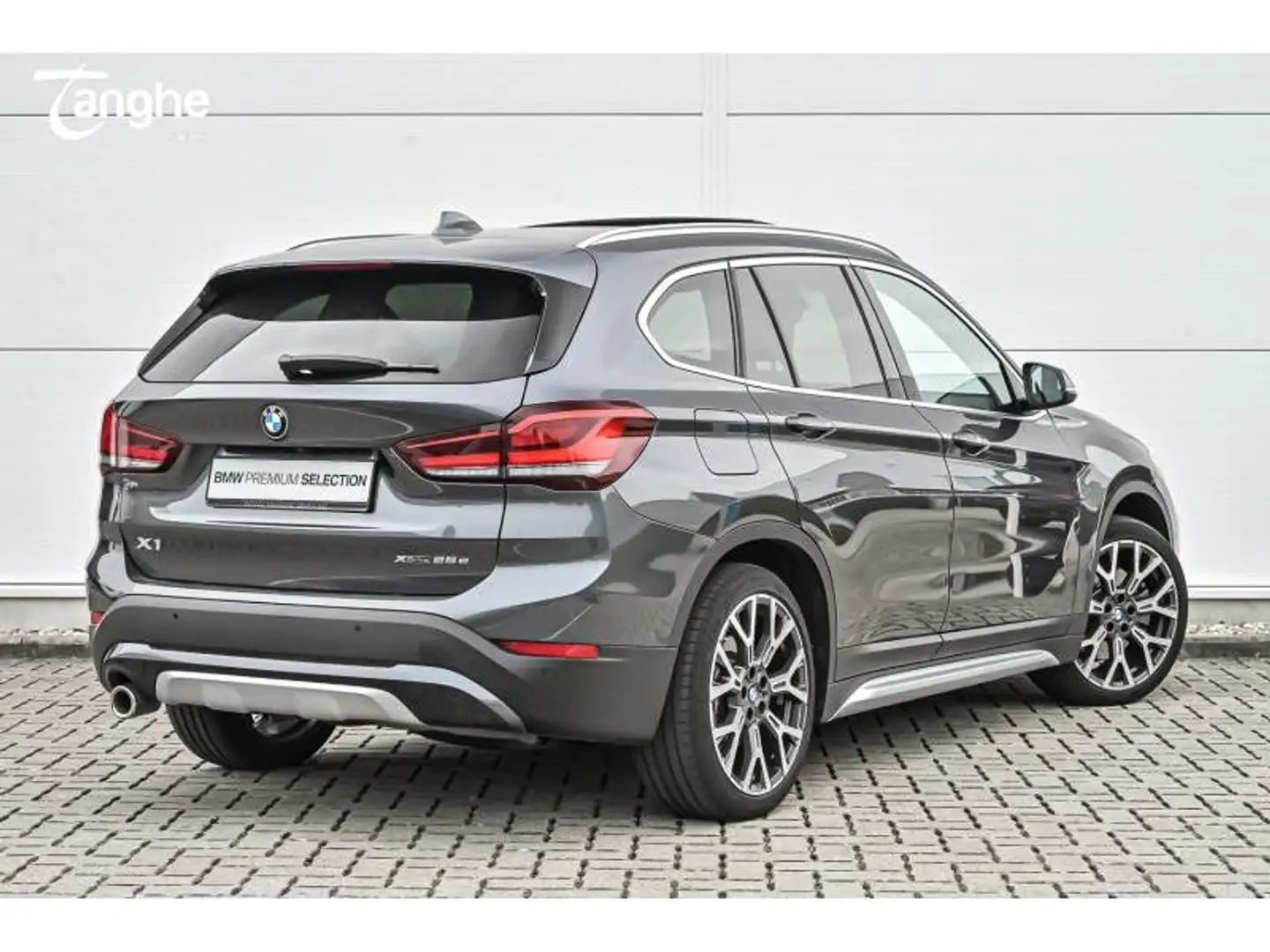 BMW X1 xDrive25e Xline Grijs - 2