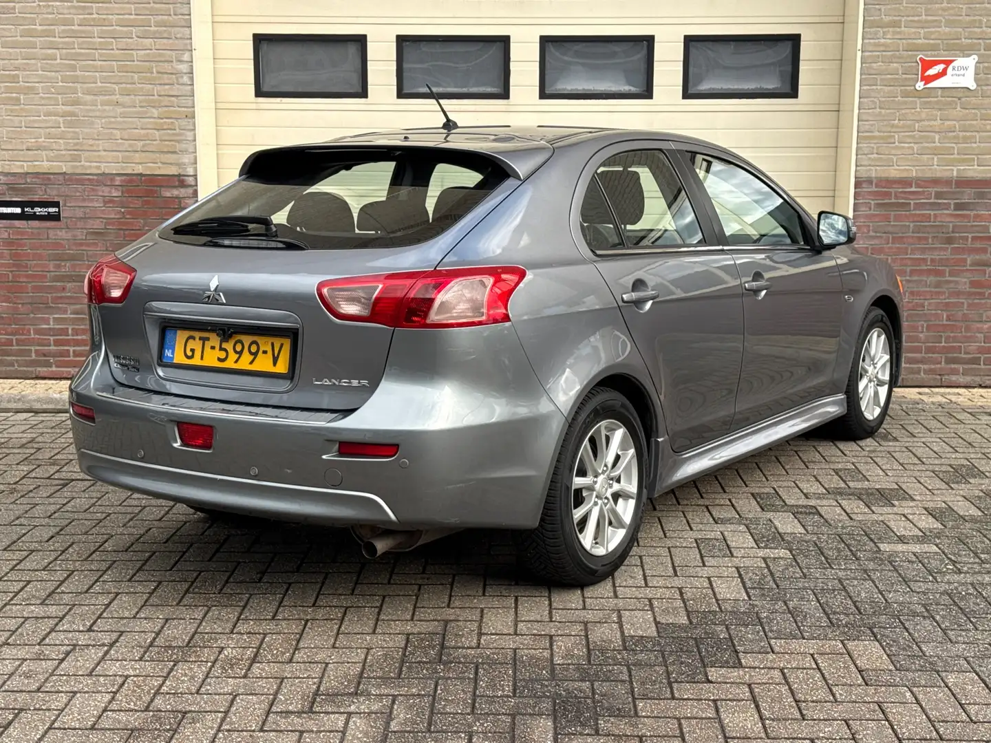Mitsubishi Lancer Sportback 1.6 Limited Edition 1ste eig. | Cruise | Grijs - 2