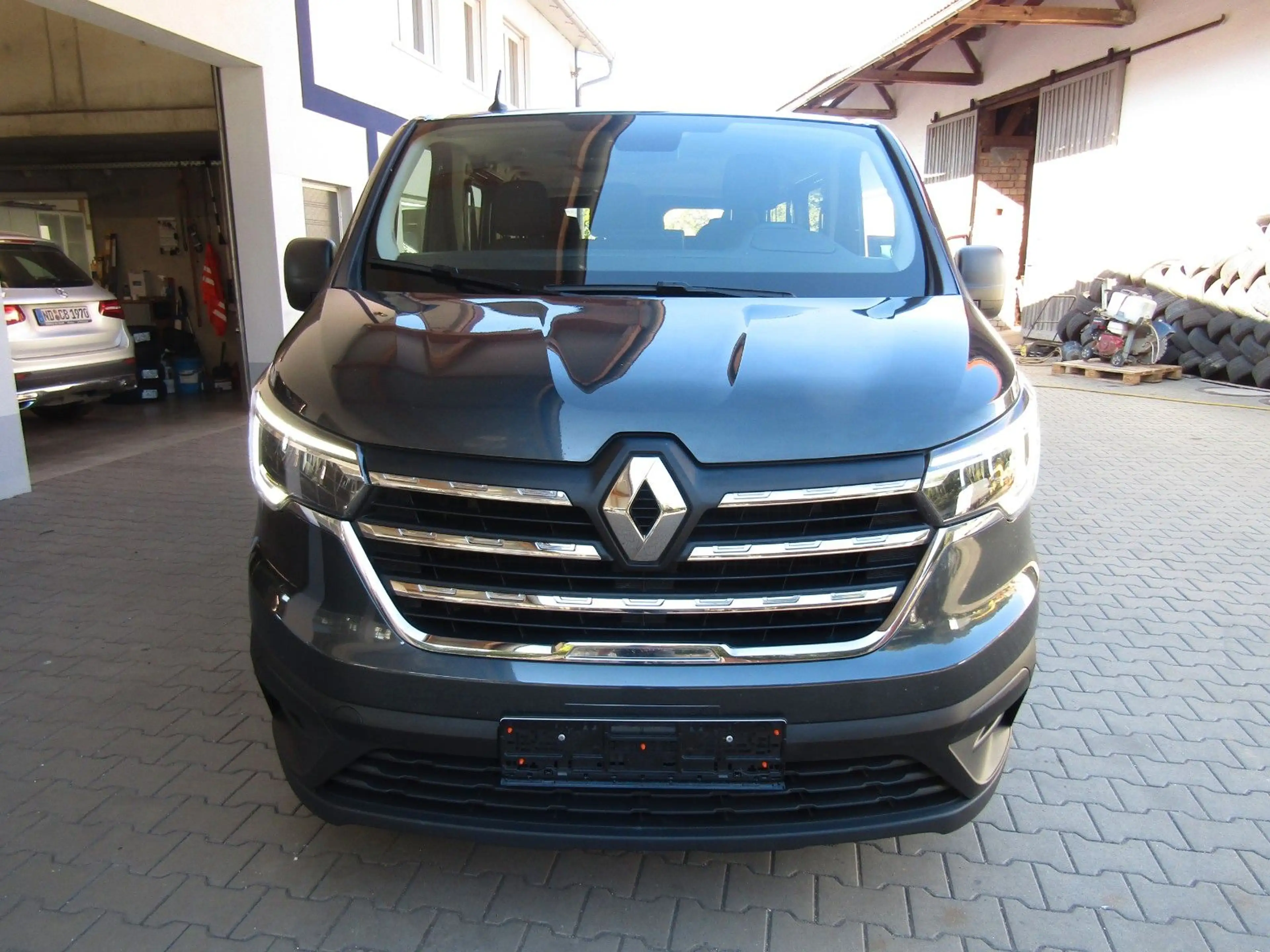 Renault Trafic Blue dCi 150  3,1t  9 Sitzer L2 Equilibre — photo 9