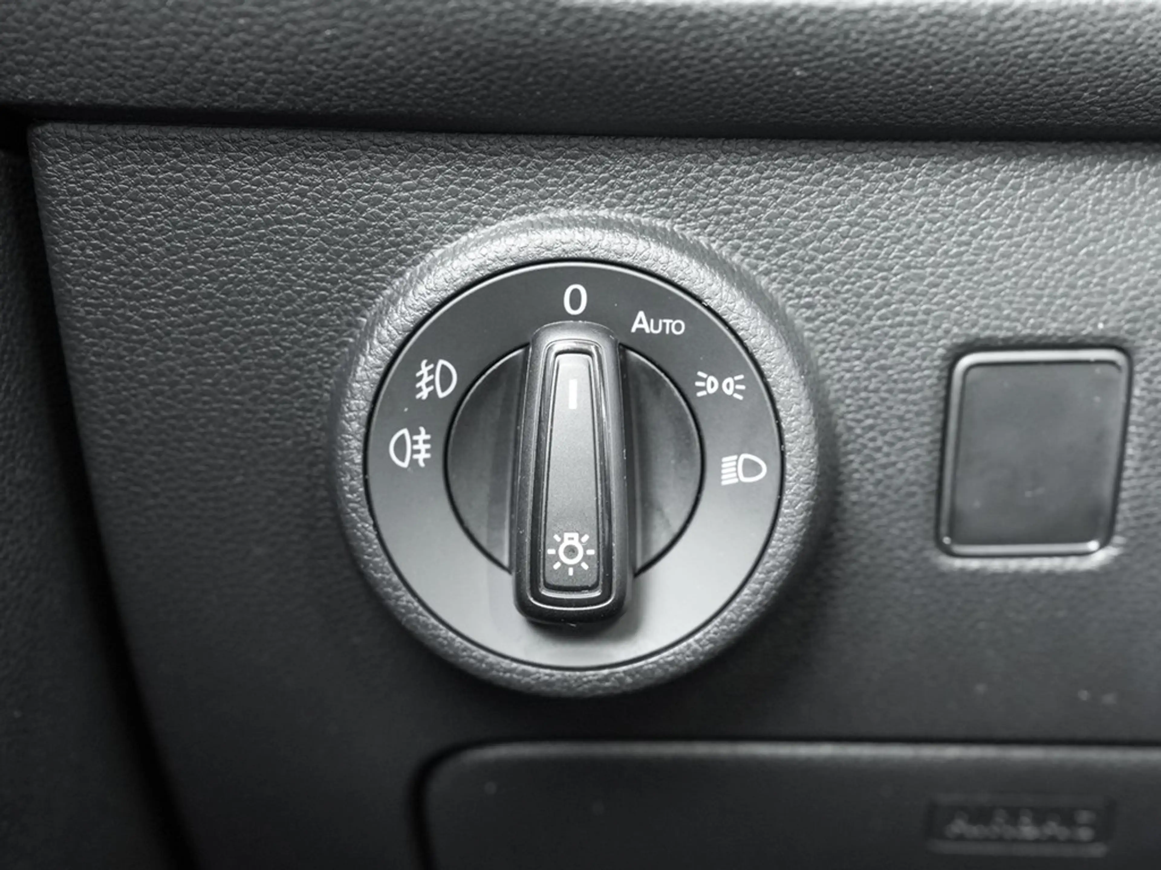 SEAT Ateca 1.5 TSI DSG Style /Navi+/LED/RFK/AHK/ACC — photo 15