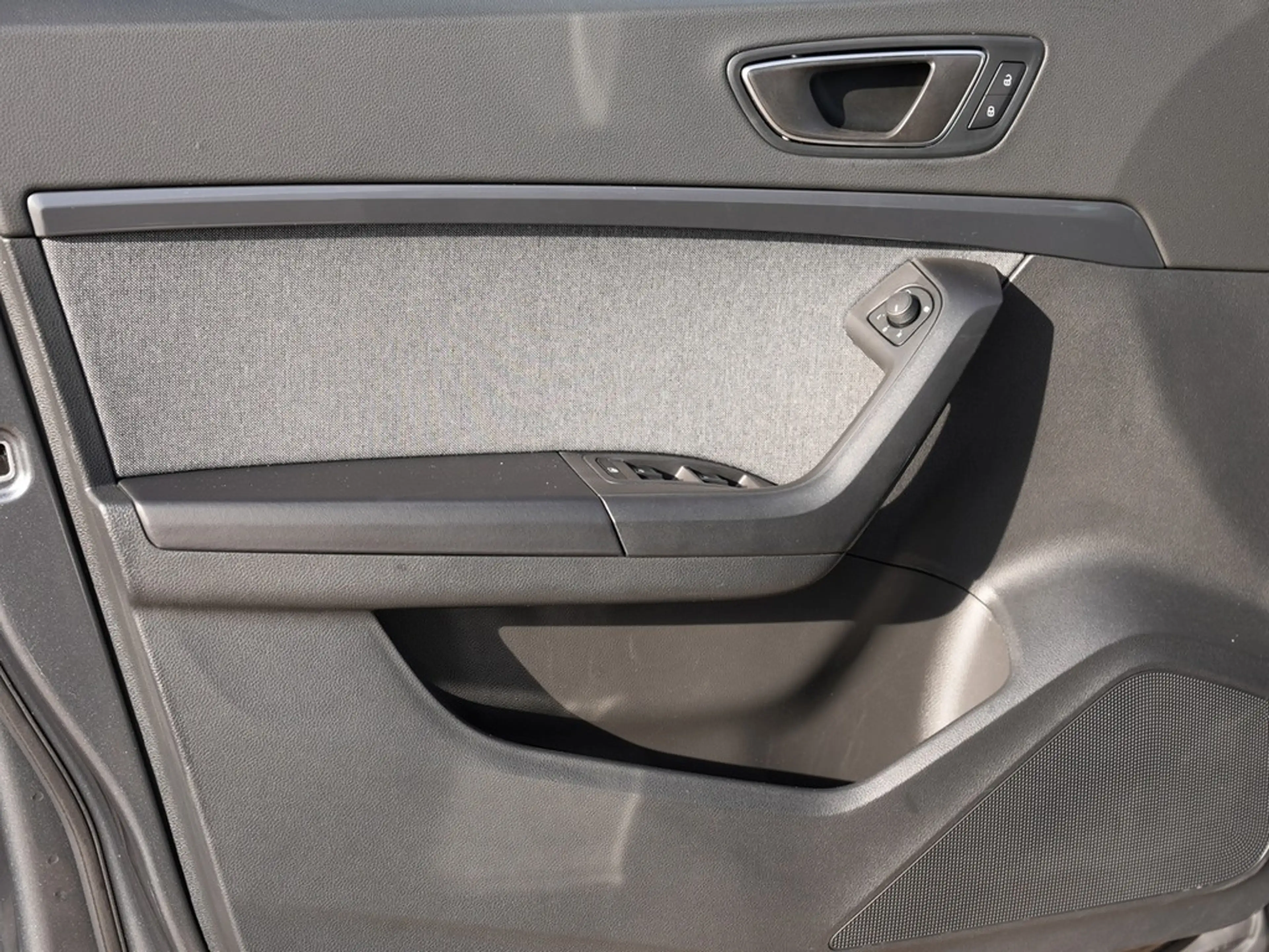 SEAT Ateca 1.5 TSI DSG Style /Navi+/LED/RFK/AHK/ACC — photo 14