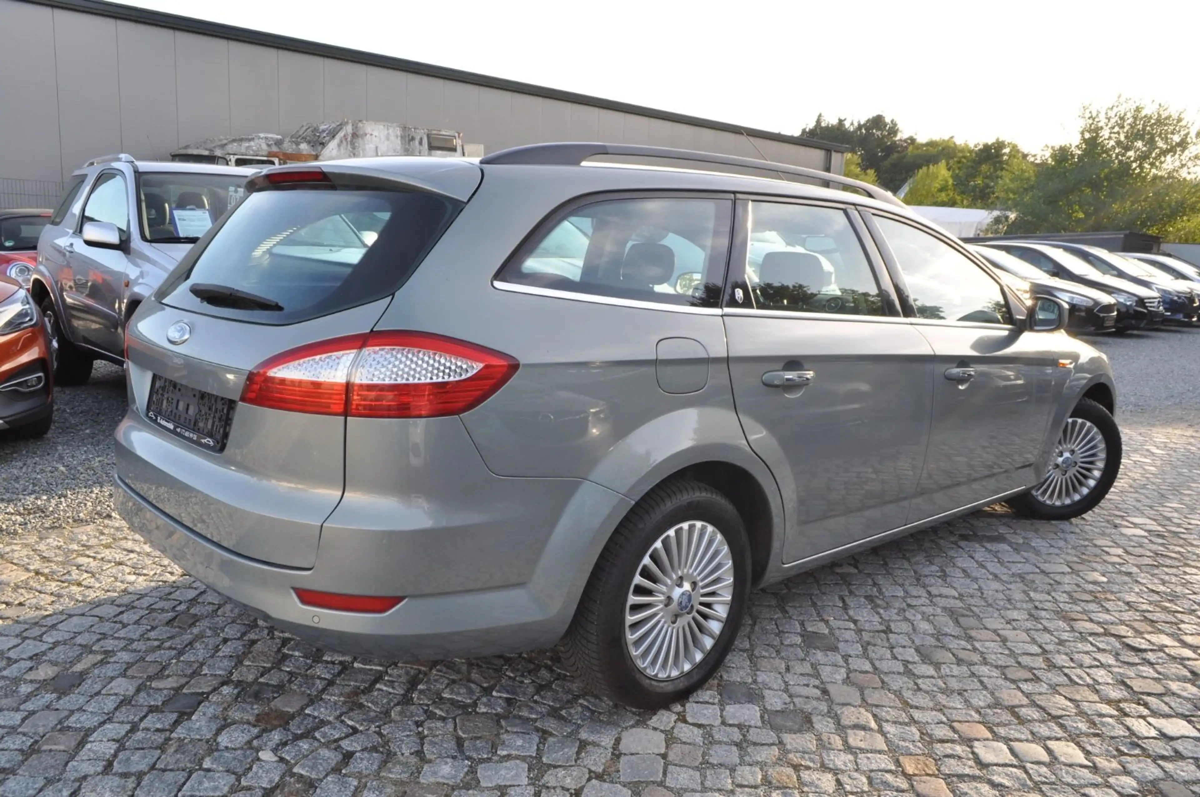 Ford Mondeo Turnier Ghia /TÜV/AU NEU/S-HEFT/PDC/KLIMA — photo 4