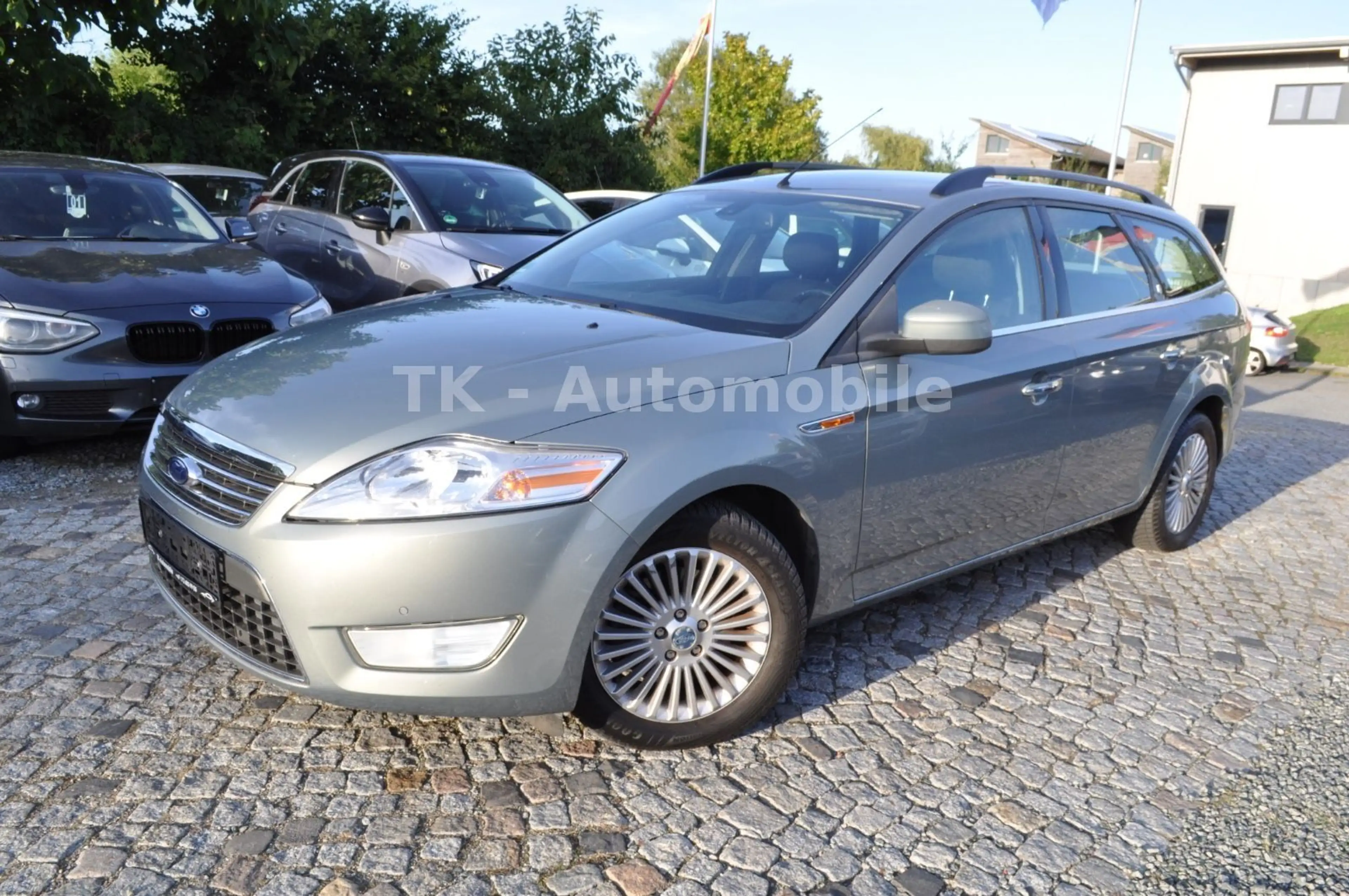 Ford Mondeo Turnier Ghia /TÜV/AU NEU/S-HEFT/PDC/KLIMA
