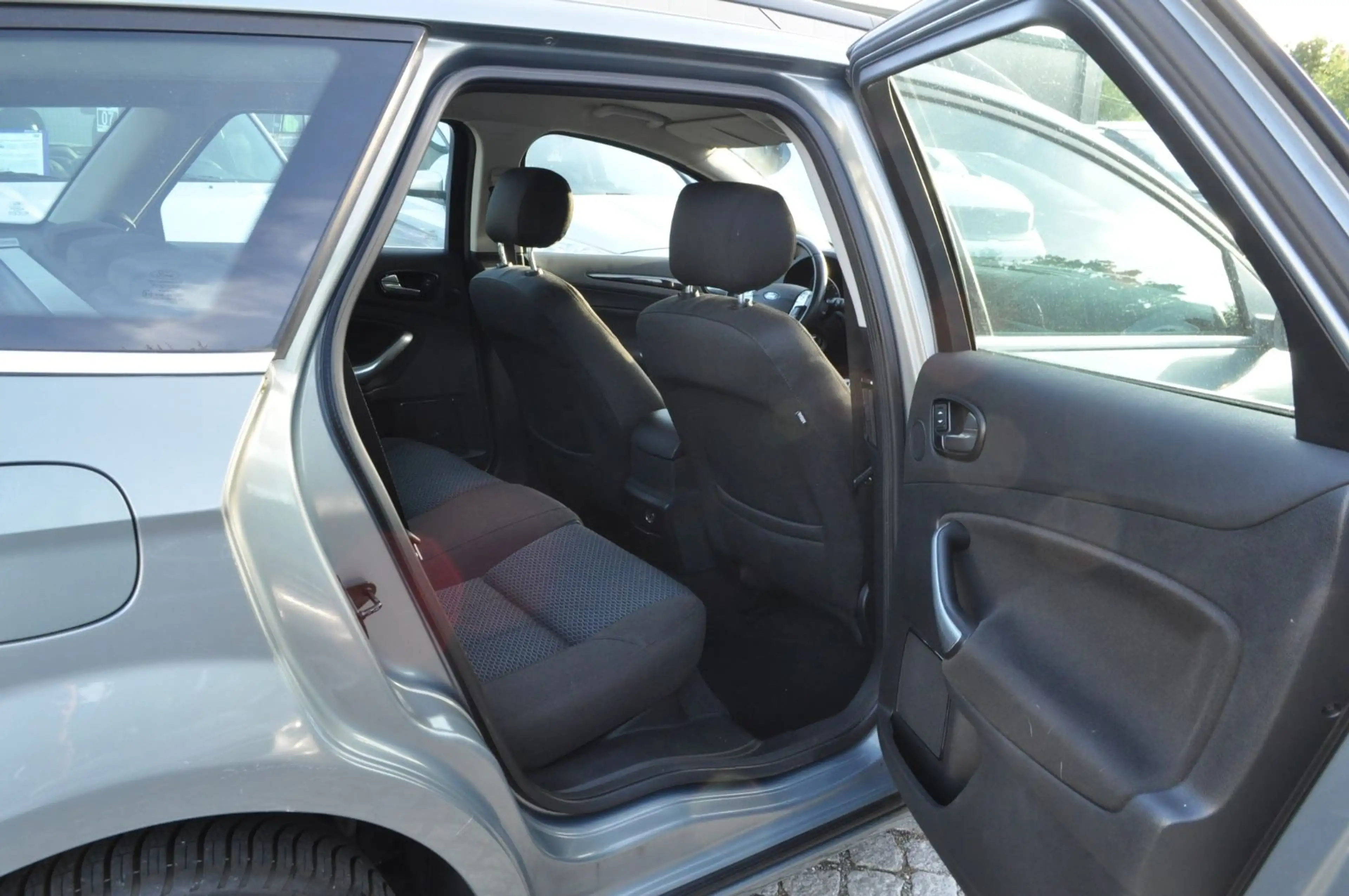 Ford Mondeo Turnier Ghia /TÜV/AU NEU/S-HEFT/PDC/KLIMA — photo 10