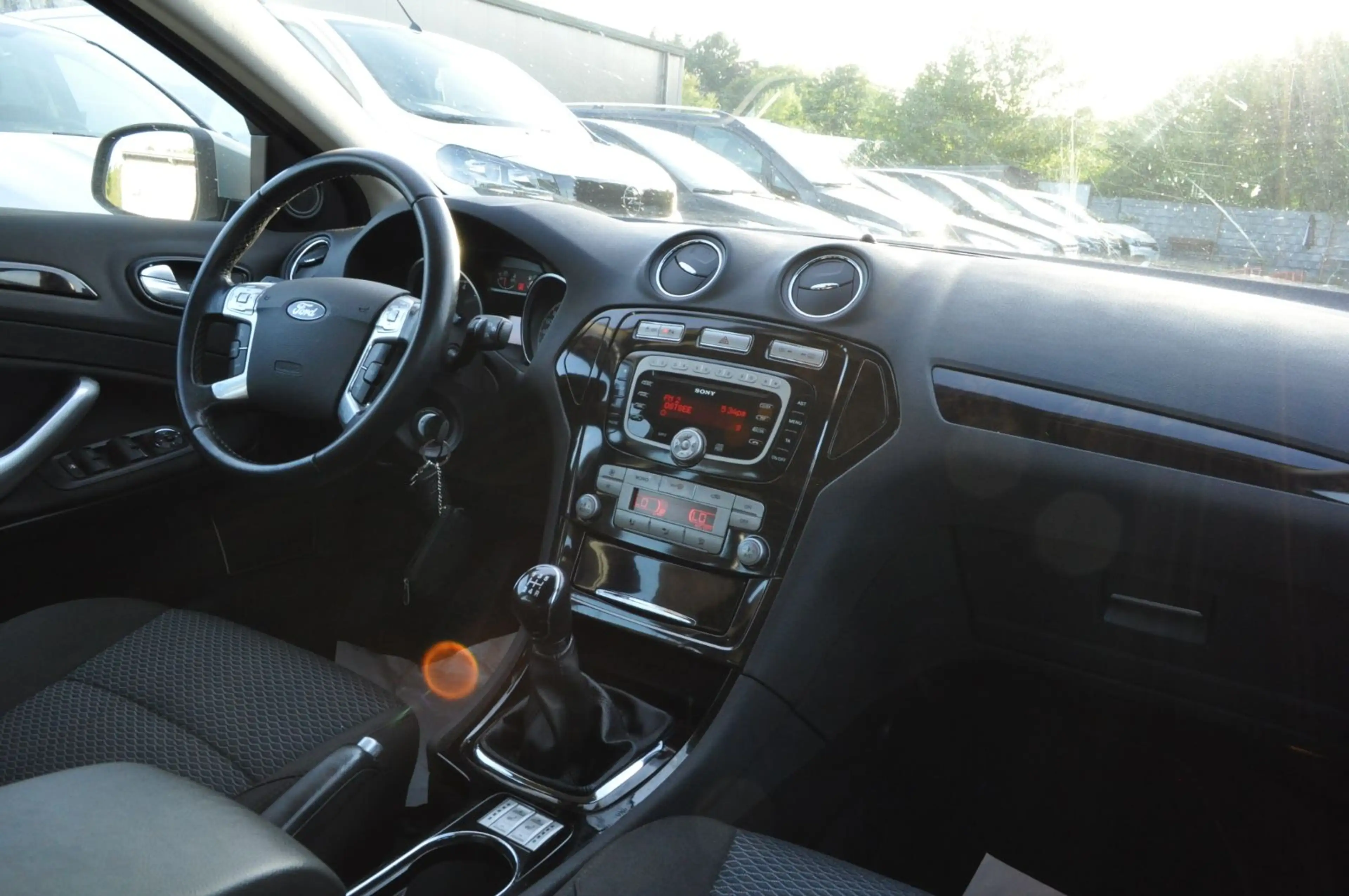Ford Mondeo Turnier Ghia /TÜV/AU NEU/S-HEFT/PDC/KLIMA — photo 11