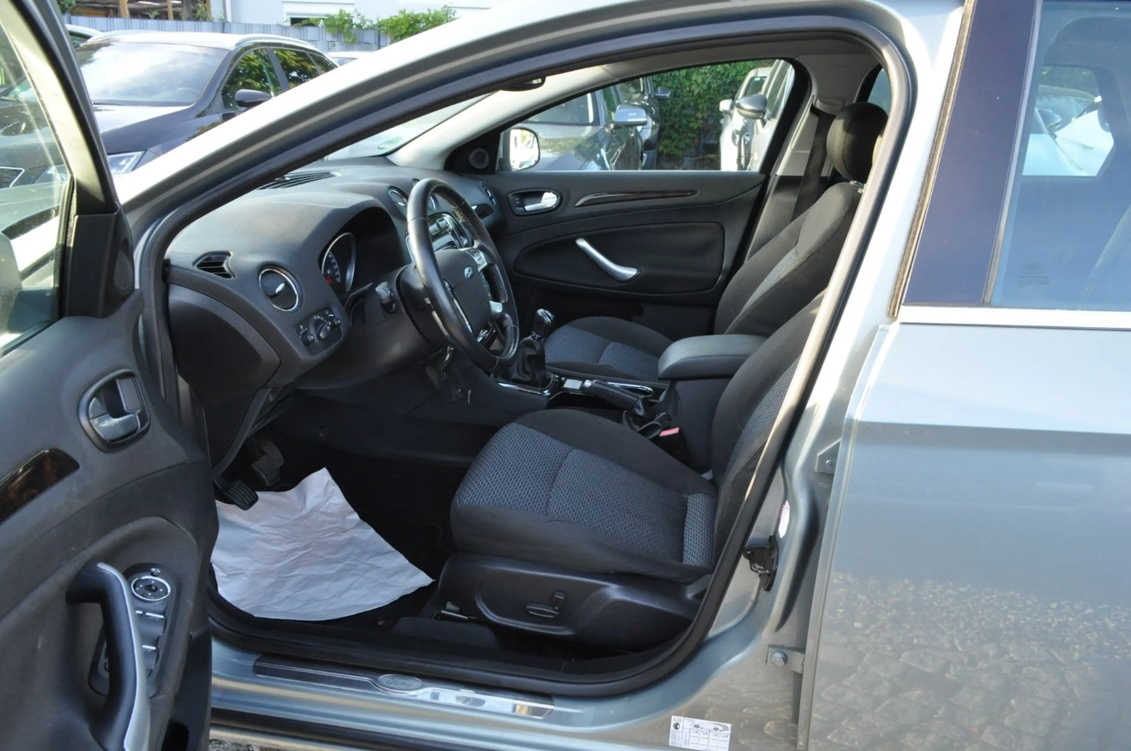 Ford Mondeo Turnier Ghia /TÜV/AU NEU/S-HEFT/PDC/KLIMA — photo 7