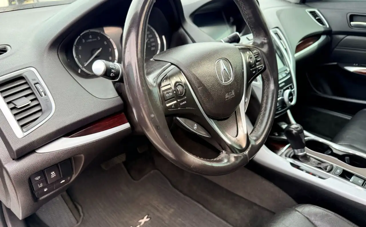 Acura TLX снимка Acura TLX