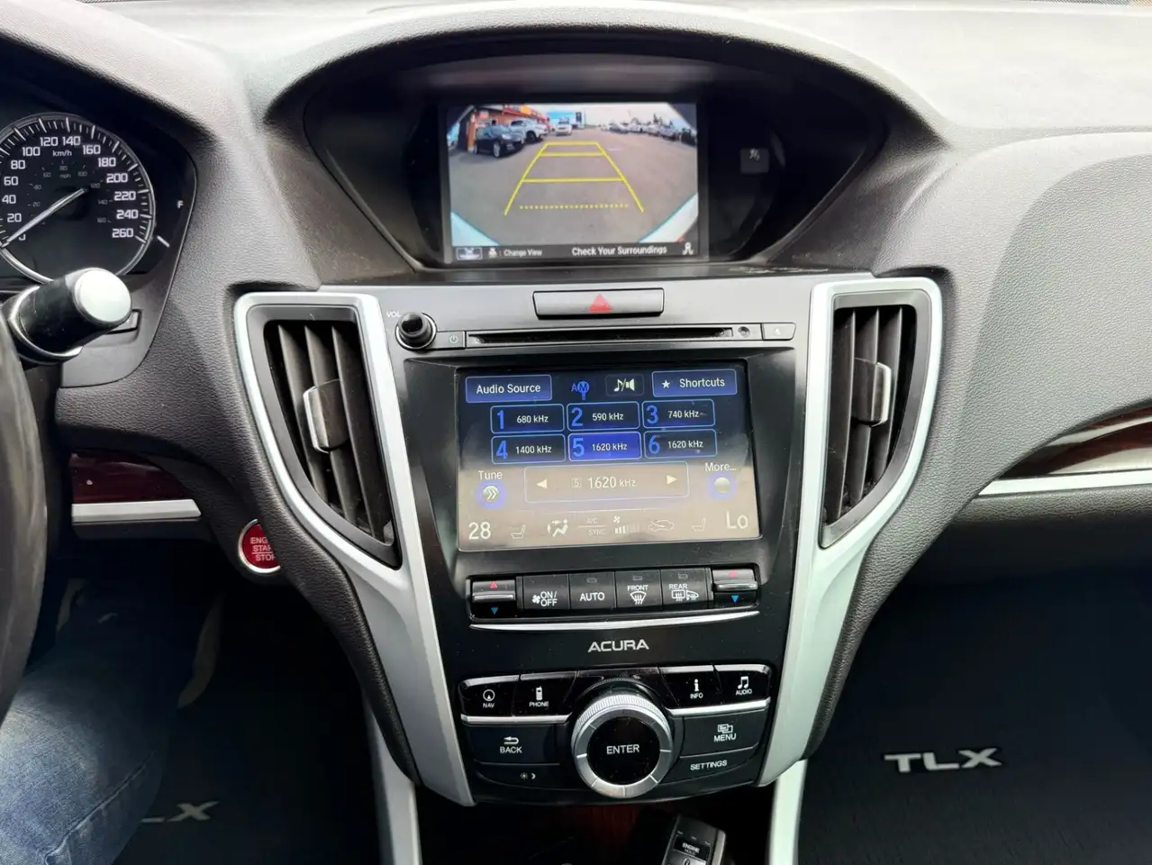 Acura TLX снимка Acura TLX