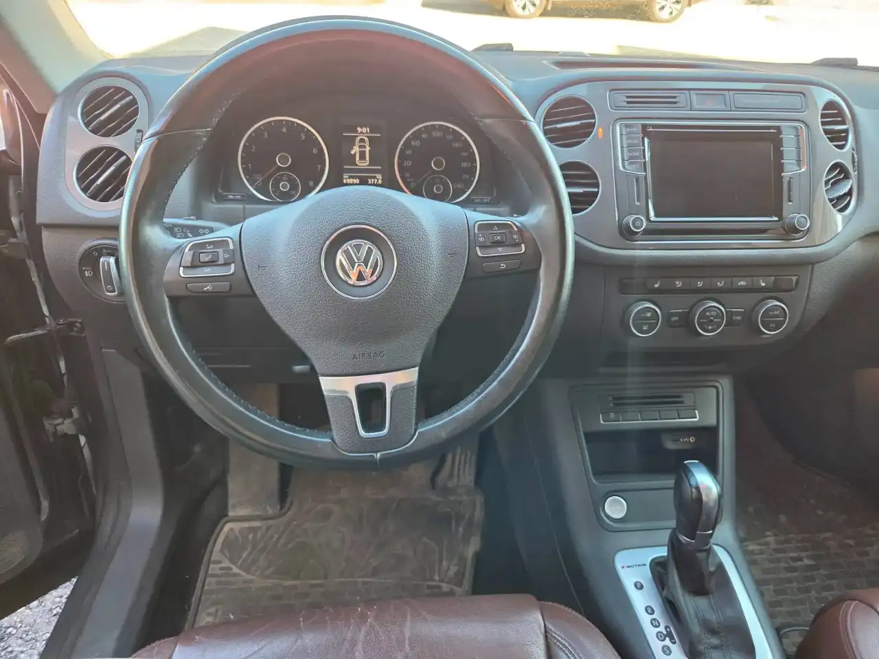 Volkswagen Tiguan photo Volkswagen Tiguan