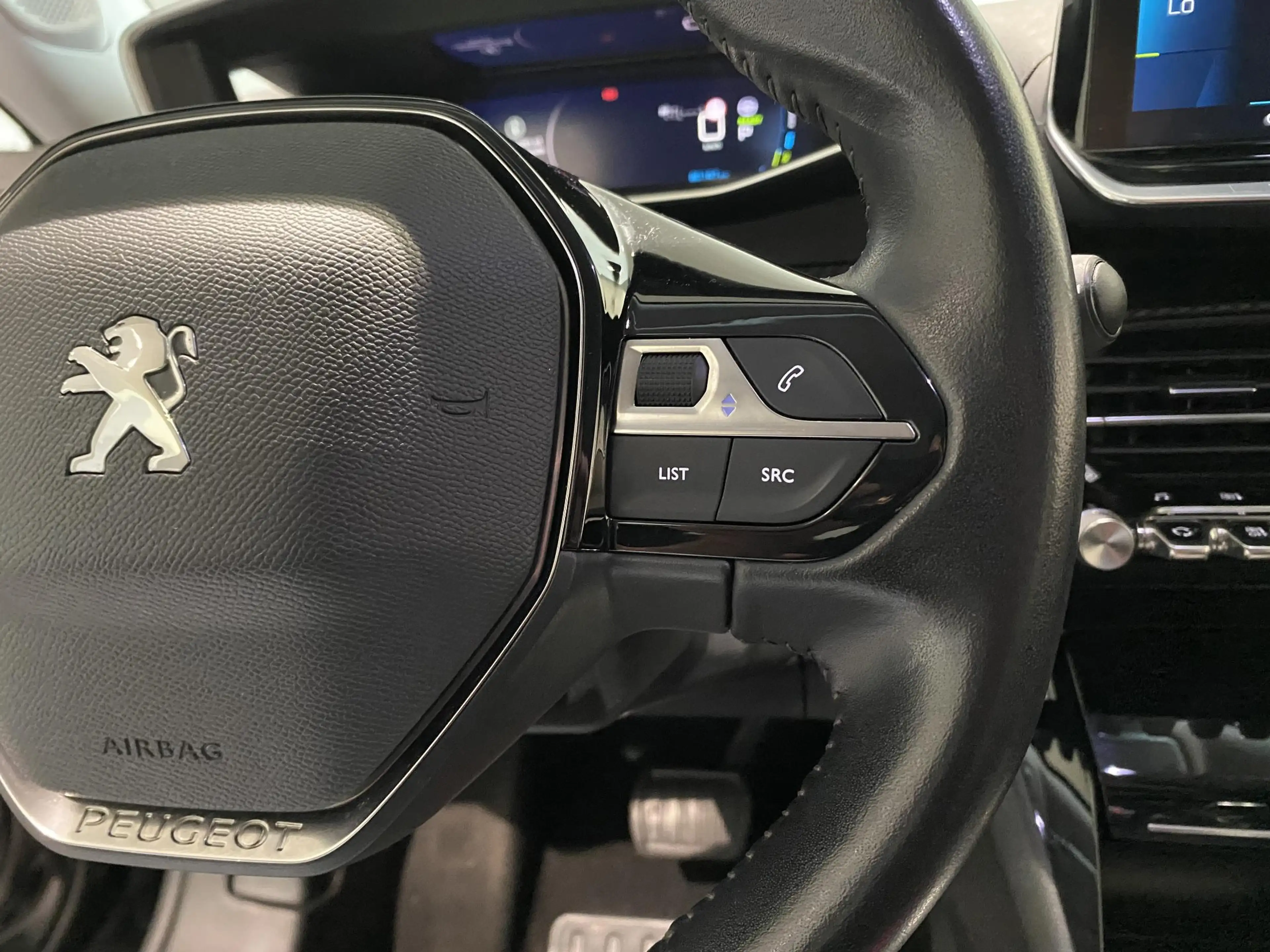 Peugeot e-2008 EV Allure Première 50 kWh STOELVERWARMING + CAMERA — photo 13