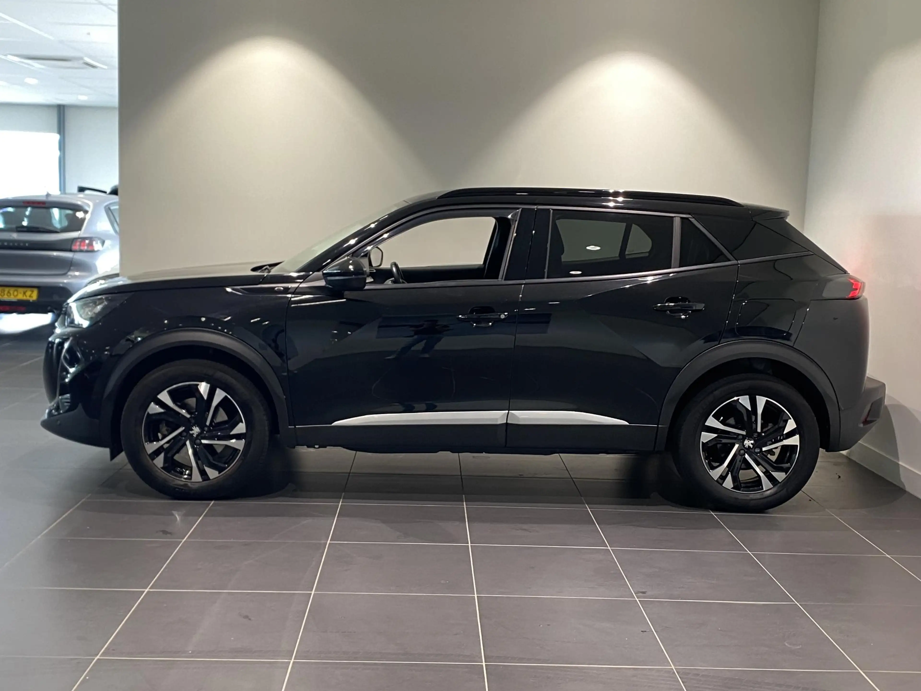 Peugeot e-2008 EV Allure Première 50 kWh STOELVERWARMING + CAMERA — photo 3