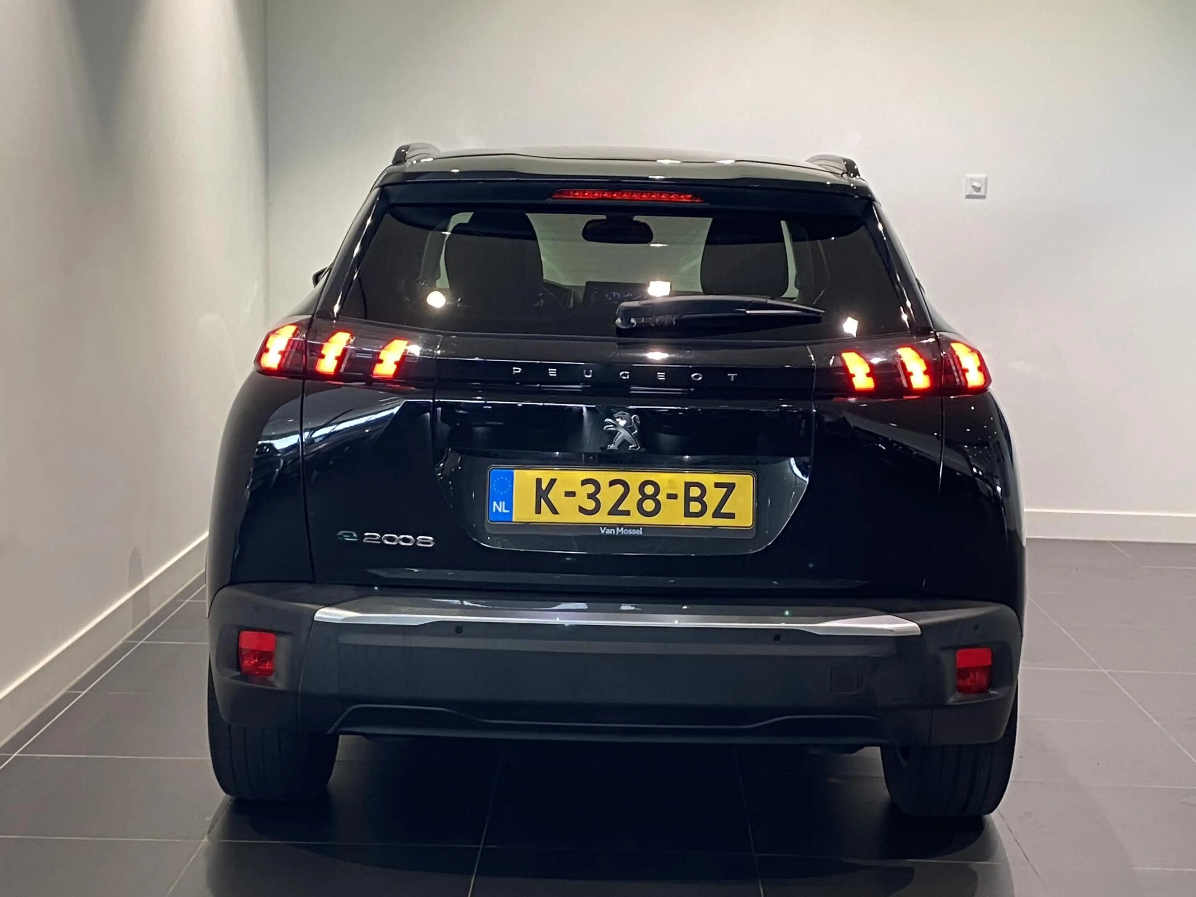 Peugeot e-2008 EV Allure Première 50 kWh STOELVERWARMING + CAMERA — photo 5