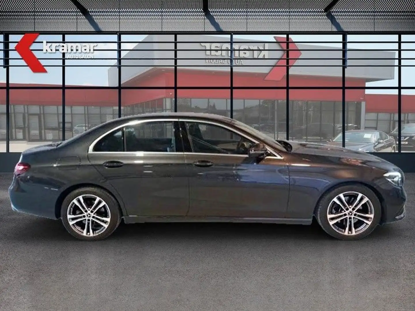 Mercedes-Benz E 220 d G-Tronic AVANTGARDE  LED/VRTUAL/360° Grau - 2