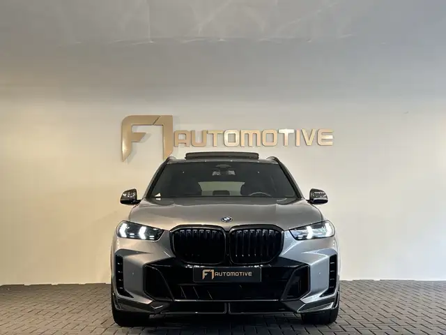 BMW X5 view 2