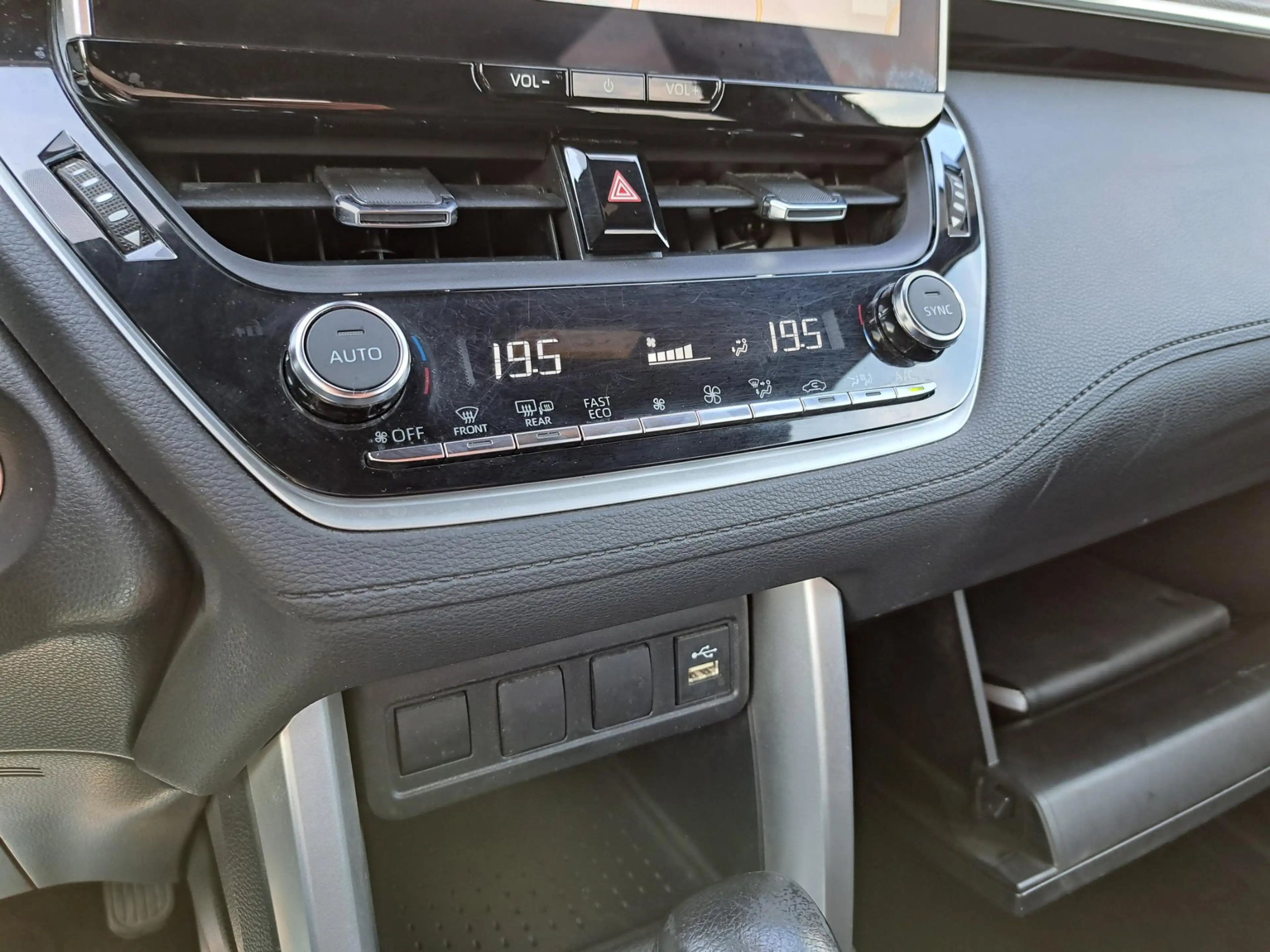 Toyota Corolla Cross Hybrid 200 Dynamic ACHTERUITRIJCAMERA AIRCO ADAPTI — photo 6