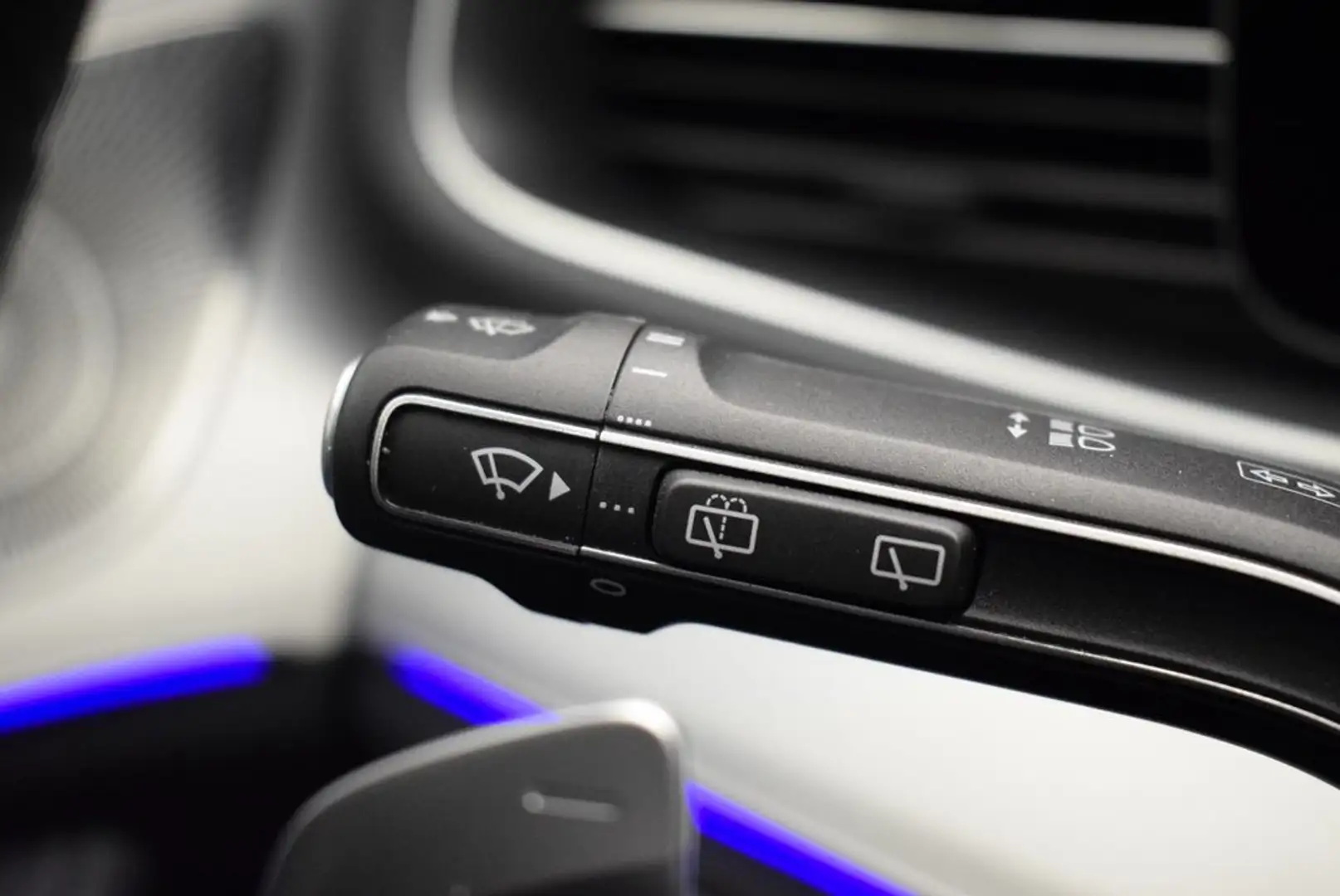 Mercedes-Benz GLE 300 d 4MATIC Schwarz - 2