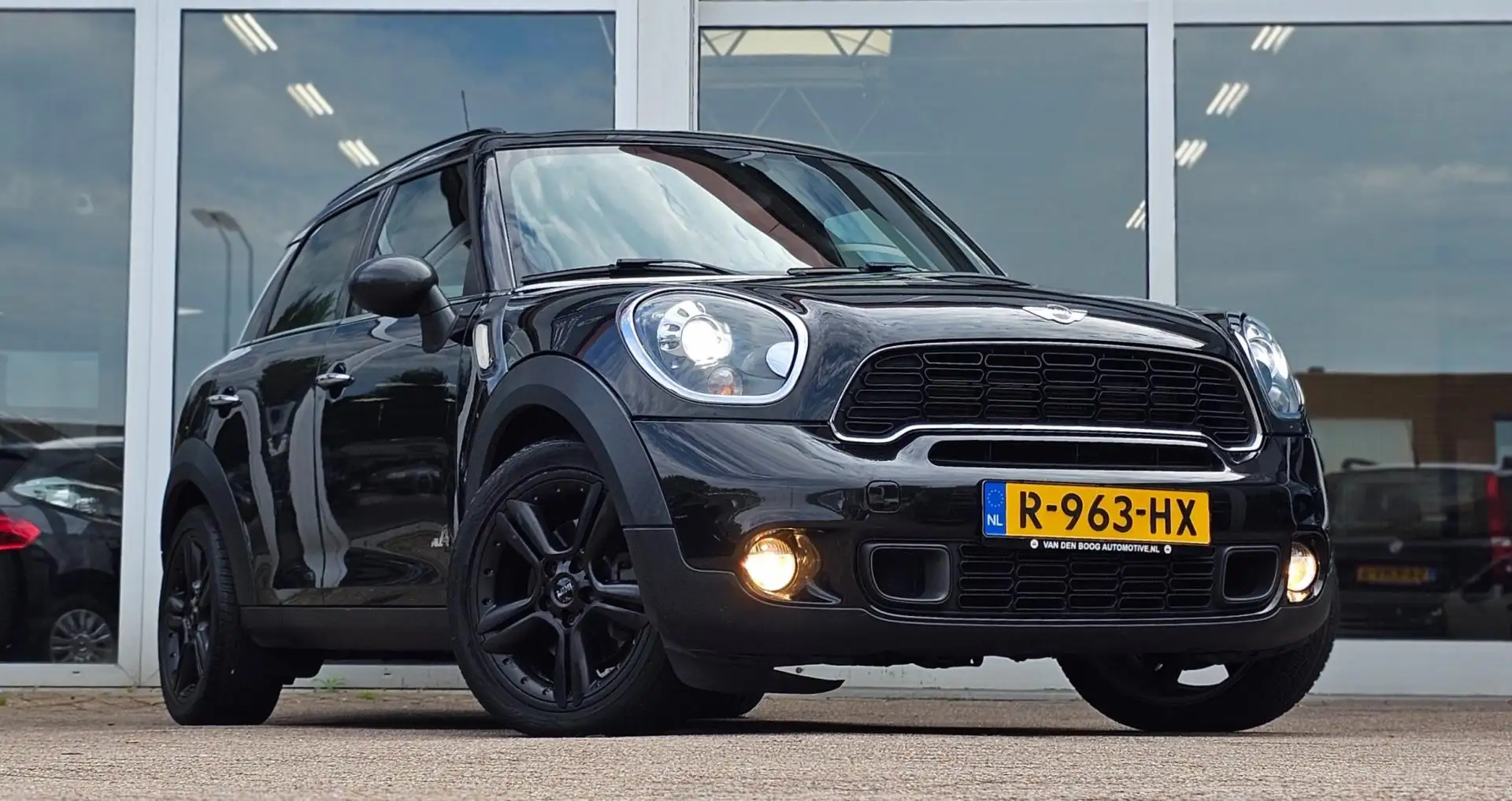 MINI Cooper S Countryman Mini 1.6 ALL4 Chili Clima Leer Navi Nieuwe APK Moo Noir - 2