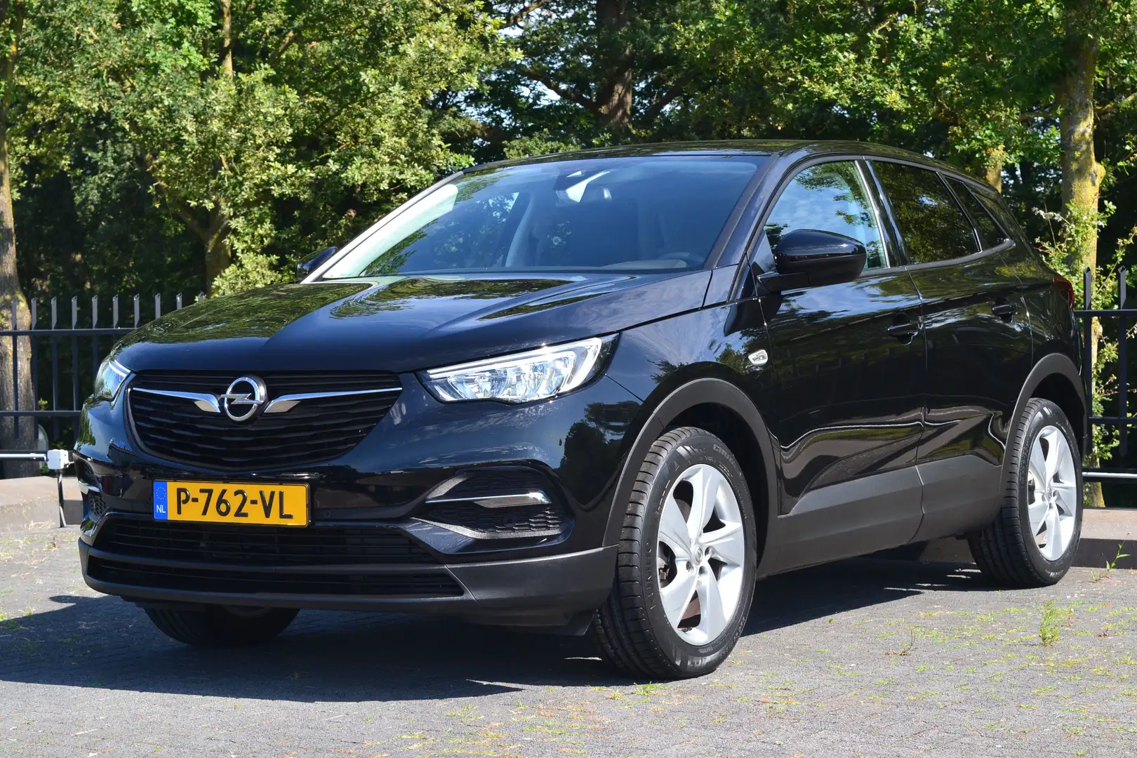 Opel Grandland X 1.2 Turbo Edition Zwart - 1