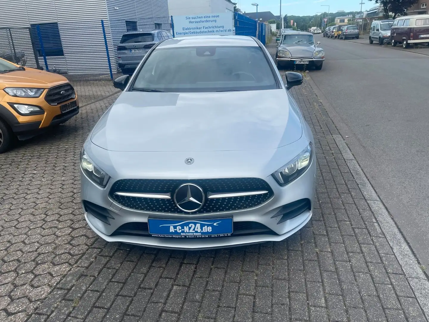 Mercedes-Benz A 180 d AMG Kamera Leder LED Navi Night-Paket Argent - 2