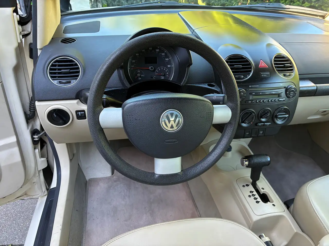 Volkswagen Beetle photo Volkswagen Beetle