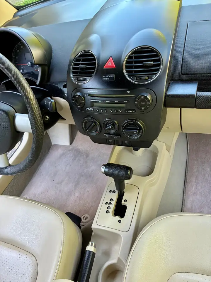 Volkswagen Beetle photo Volkswagen Beetle