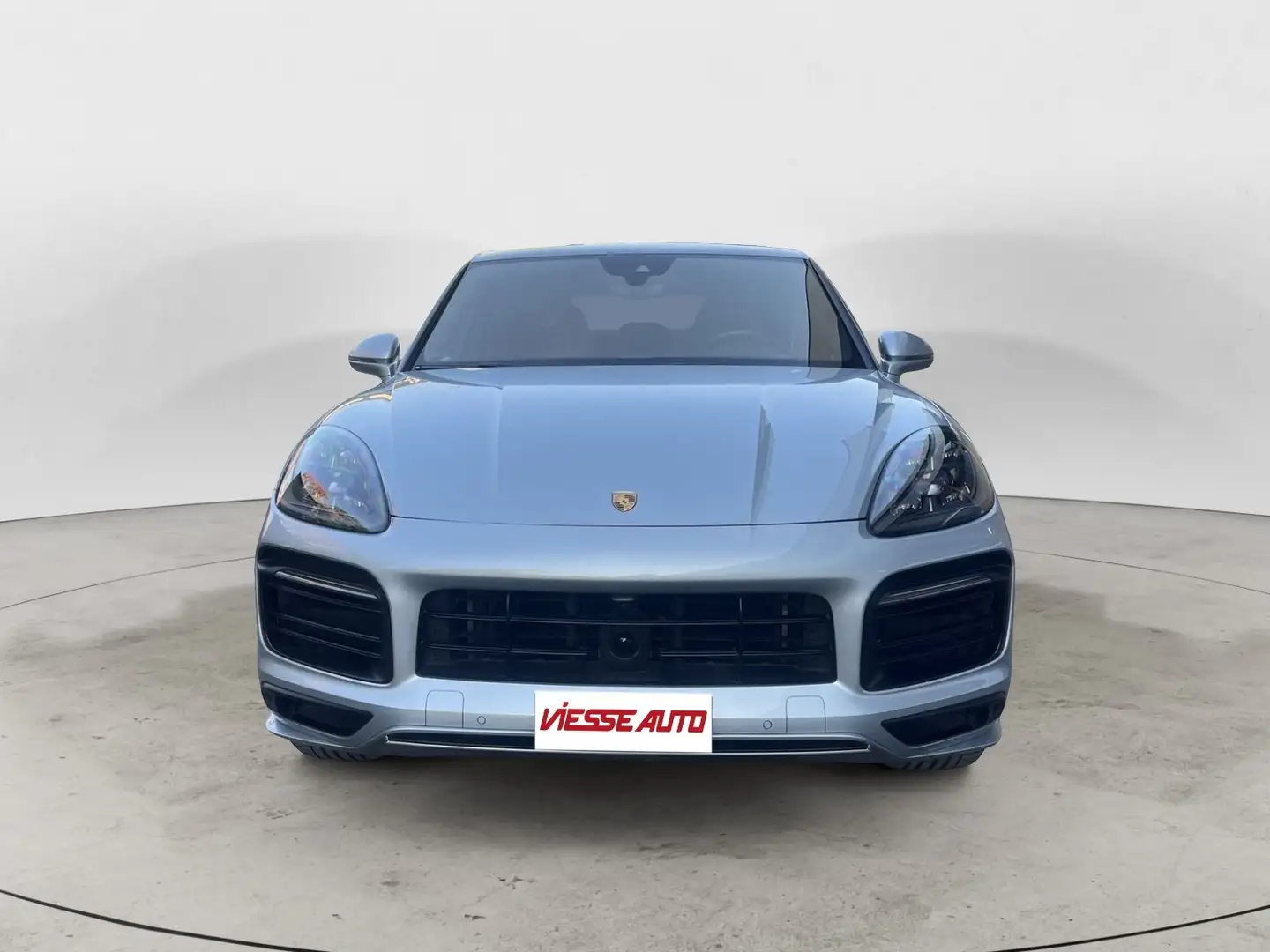 Porsche Cayenne Coupe 4.0 GTS Argent - 2