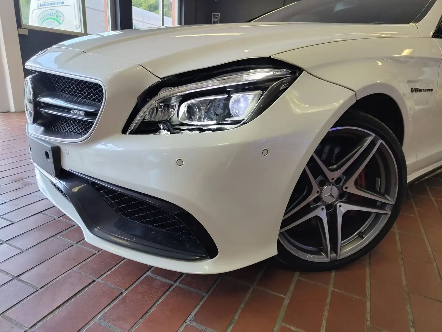 Mercedes-Benz CLS 63 AMG 4Matic *Navi*LED*H&K* Keyless-Go* Weiß - 2