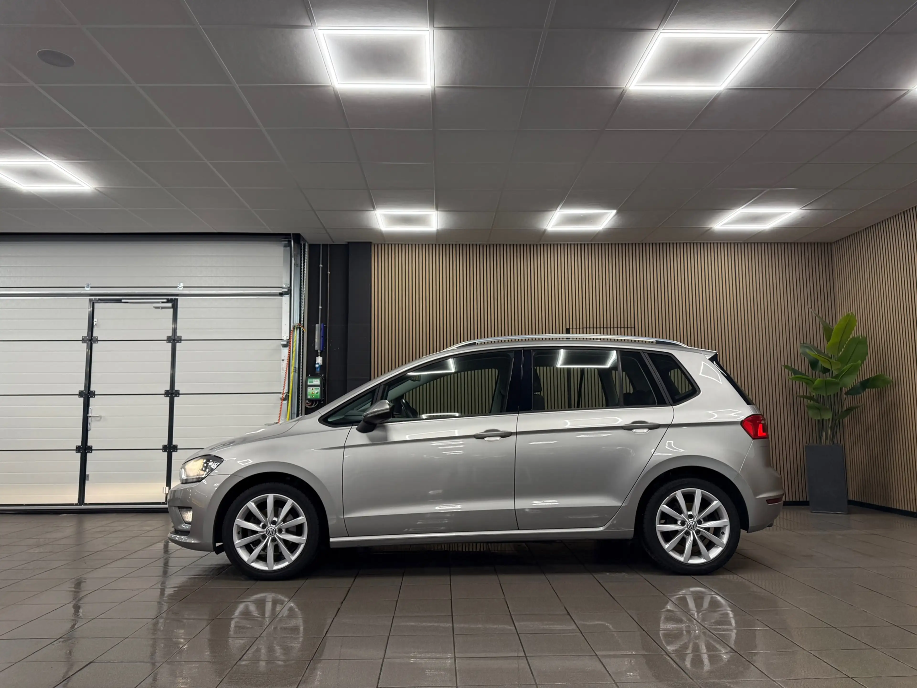 Volkswagen Golf Sportsvan 1.2 TSI Comfortline * Automaat / Navigatie / Cruis — photo 2